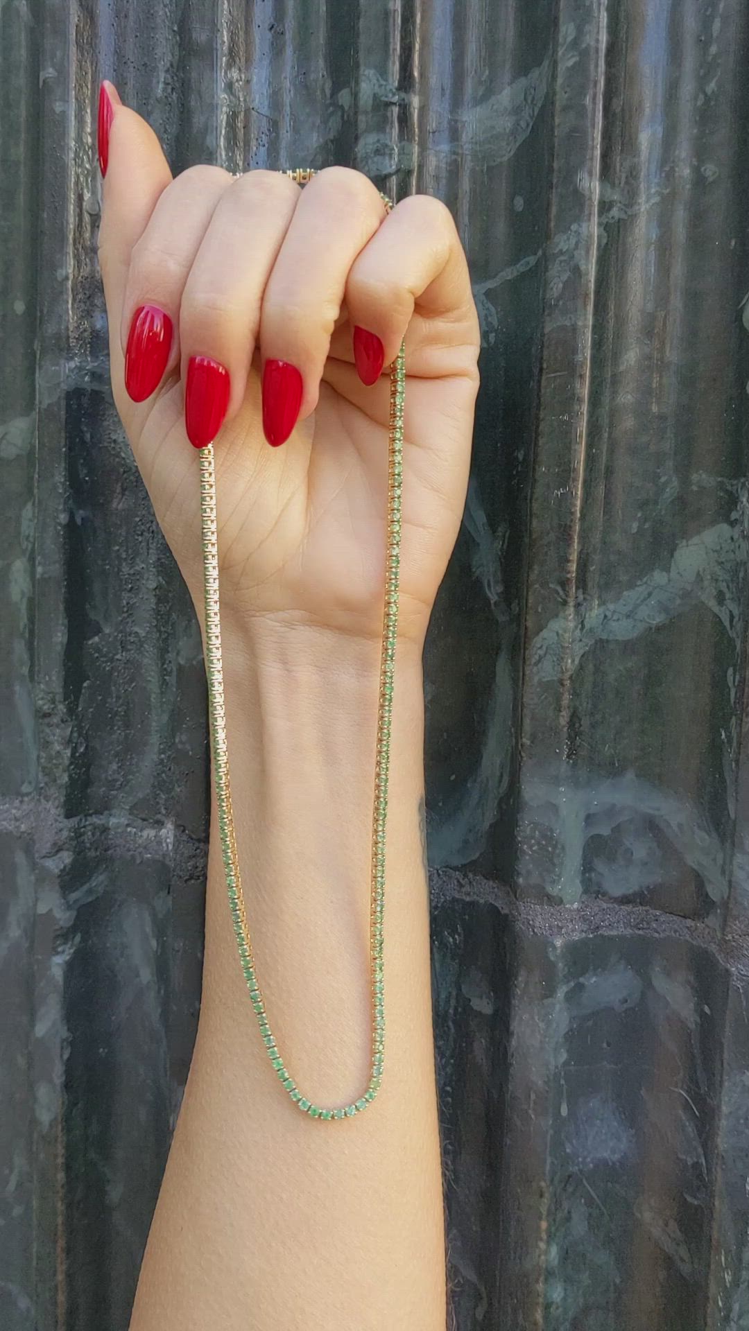 6.82 Ct. Emerald Tennis/Riviere Necklace, 14K Yellow Gold Size Video