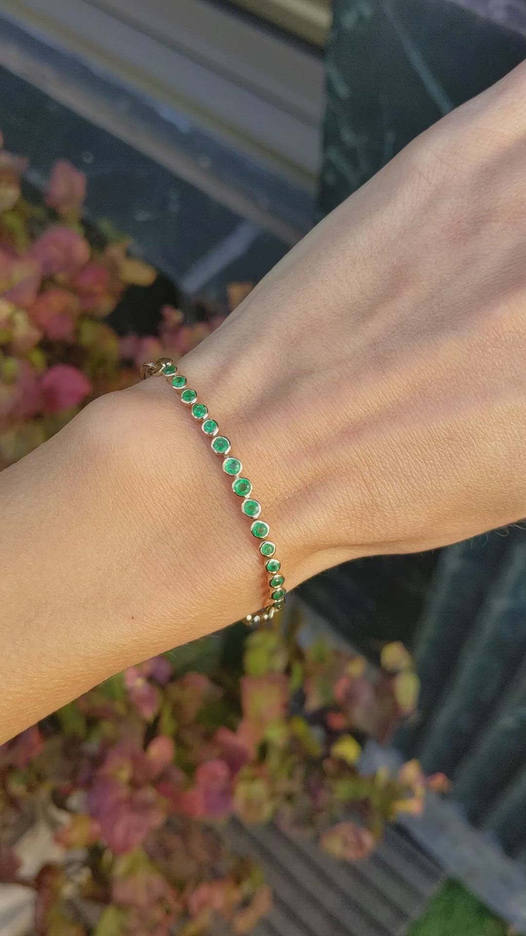 0.86 Ct.Tw. Emerald Bezel Bracelet, 14K Yellow Gold Size Video