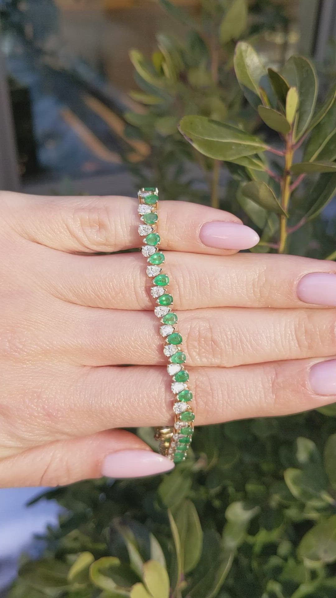 4.76&nbsp;Ct.Tw.Total Carat Weight Emerald and Natural Diamond Tennis/Line Bracelet, 14K Yellow Gold Size Video