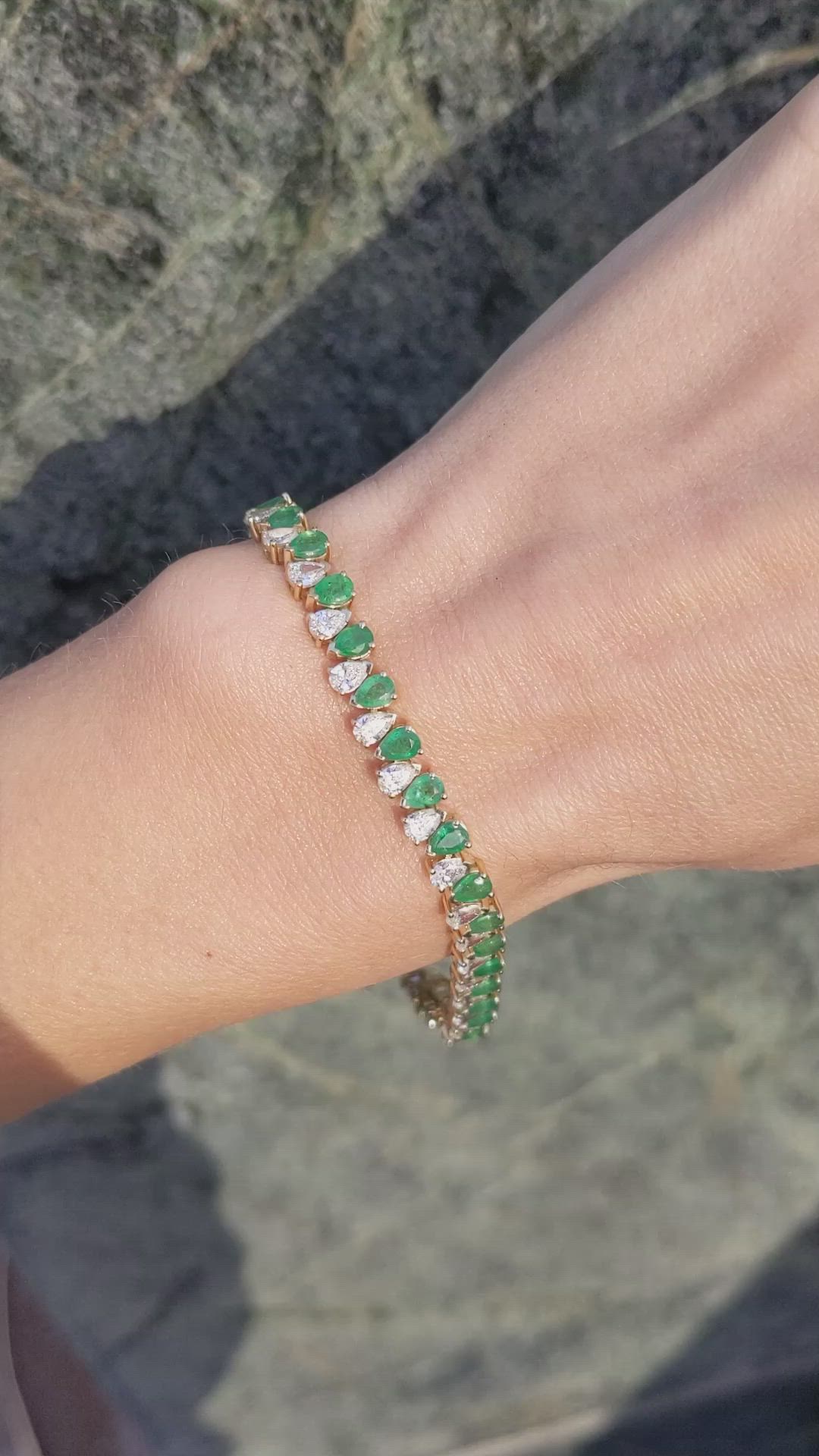 4.76&nbsp;Ct.Tw.Total Carat Weight Emerald and Natural Diamond Tennis/Line Bracelet, 14K Yellow Gold Size Video