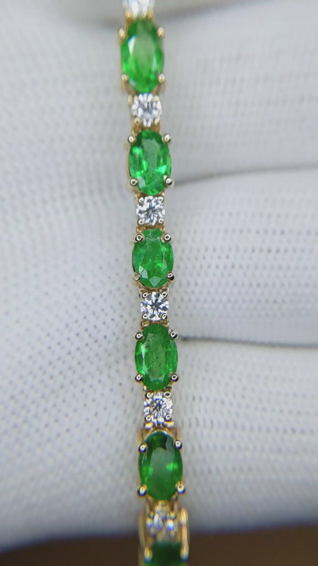 7.83&nbsp;Ct.Tw.Total Carat Weight Emerald and Natural Diamond Pave Bracelet, 14K Yellow Gold Size Video
