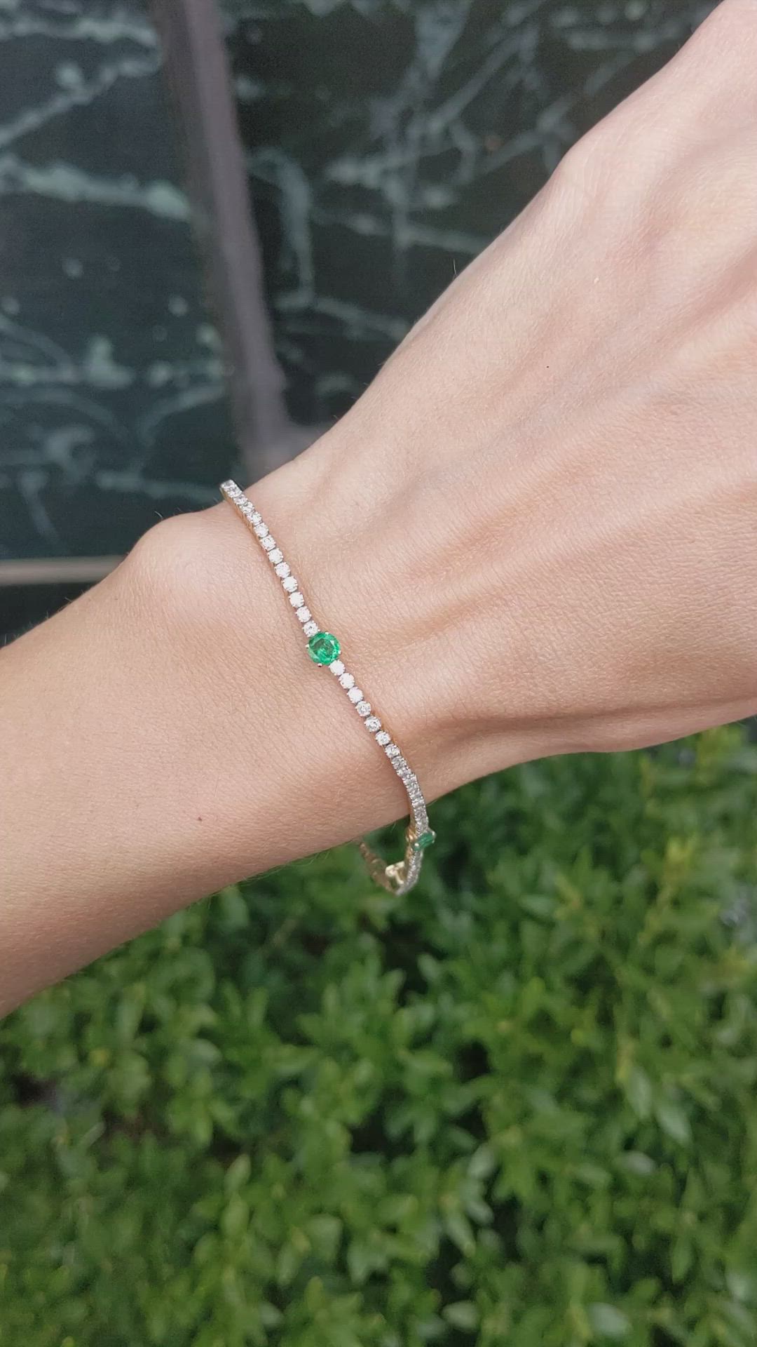 1.15 Ct.Tw.Total Carat Weight Emerald and Natural Diamond Tennis/Line Bracelet, 14K Yellow Gold Size Video