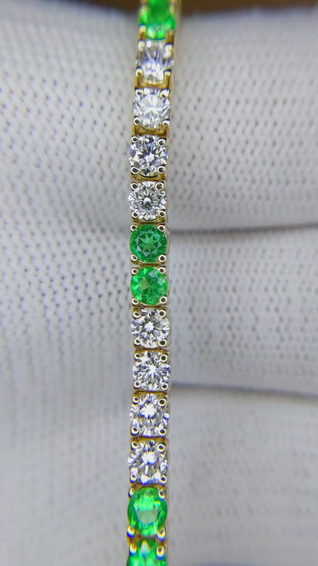 1.96&nbsp;Ct.Tw.Total Carat Weight Emerald and Natural Diamond Tennis/Line Bracelet, 14K Yellow Gold Size Video