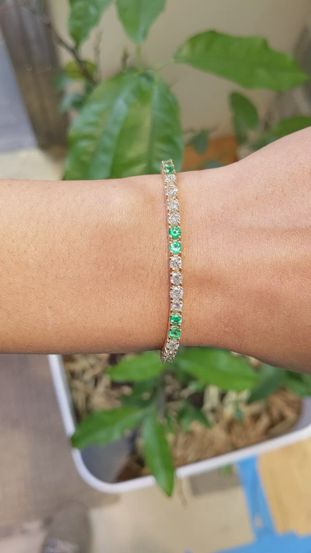 1.96&nbsp;Ct.Tw.Total Carat Weight Emerald and Natural Diamond Tennis/Line Bracelet, 14K Yellow Gold Size Video