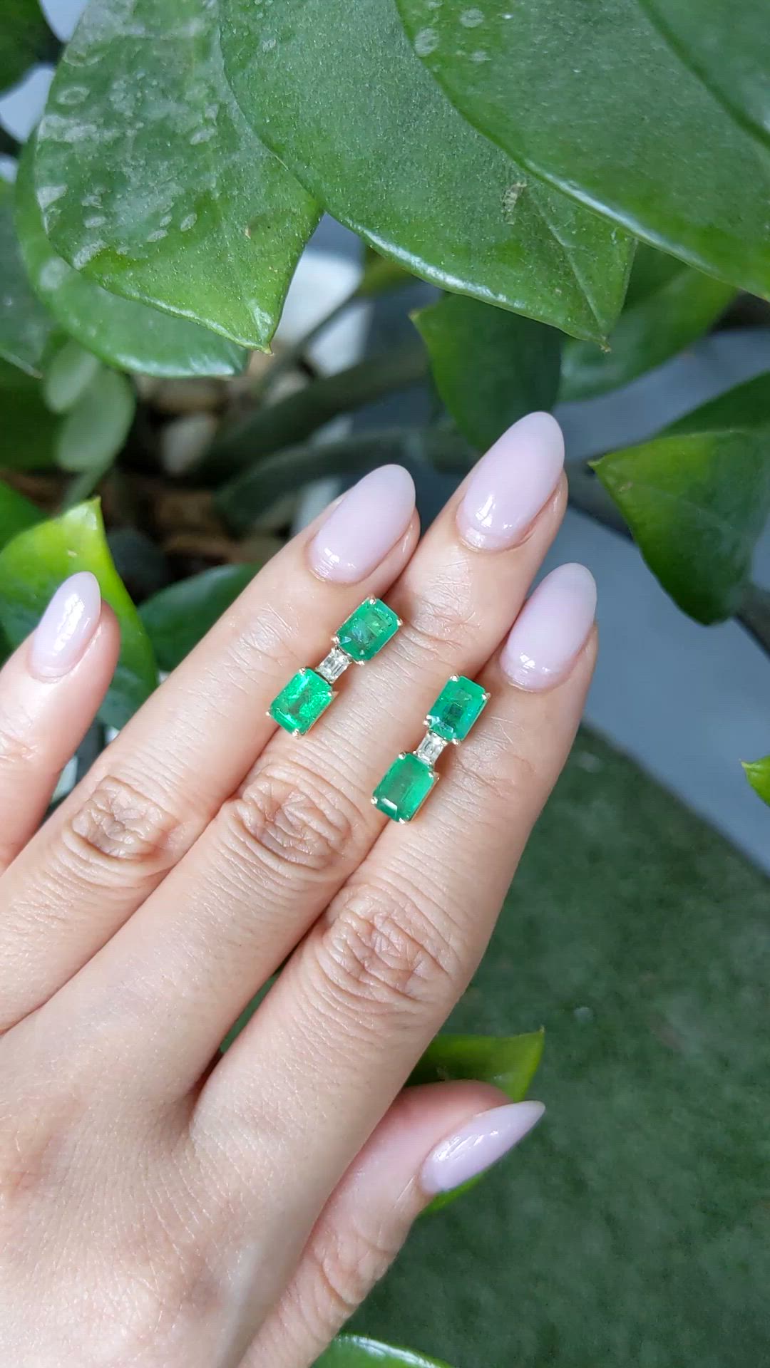 3.76&nbsp;Ct.Tw.Total Carat Weight Emerald and Natural Diamond Studs Earrings, 14K Yellow Gold Size Video