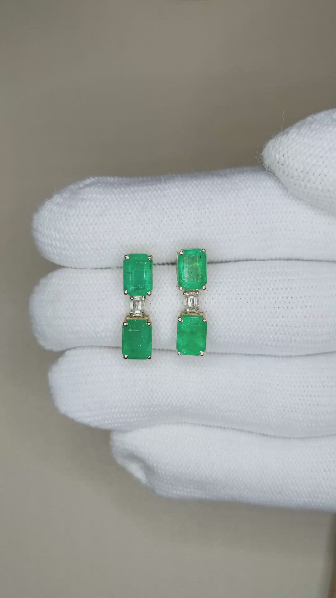3.76&nbsp;Ct.Tw.Total Carat Weight Emerald and Natural Diamond Studs Earrings, 14K Yellow Gold Size Video