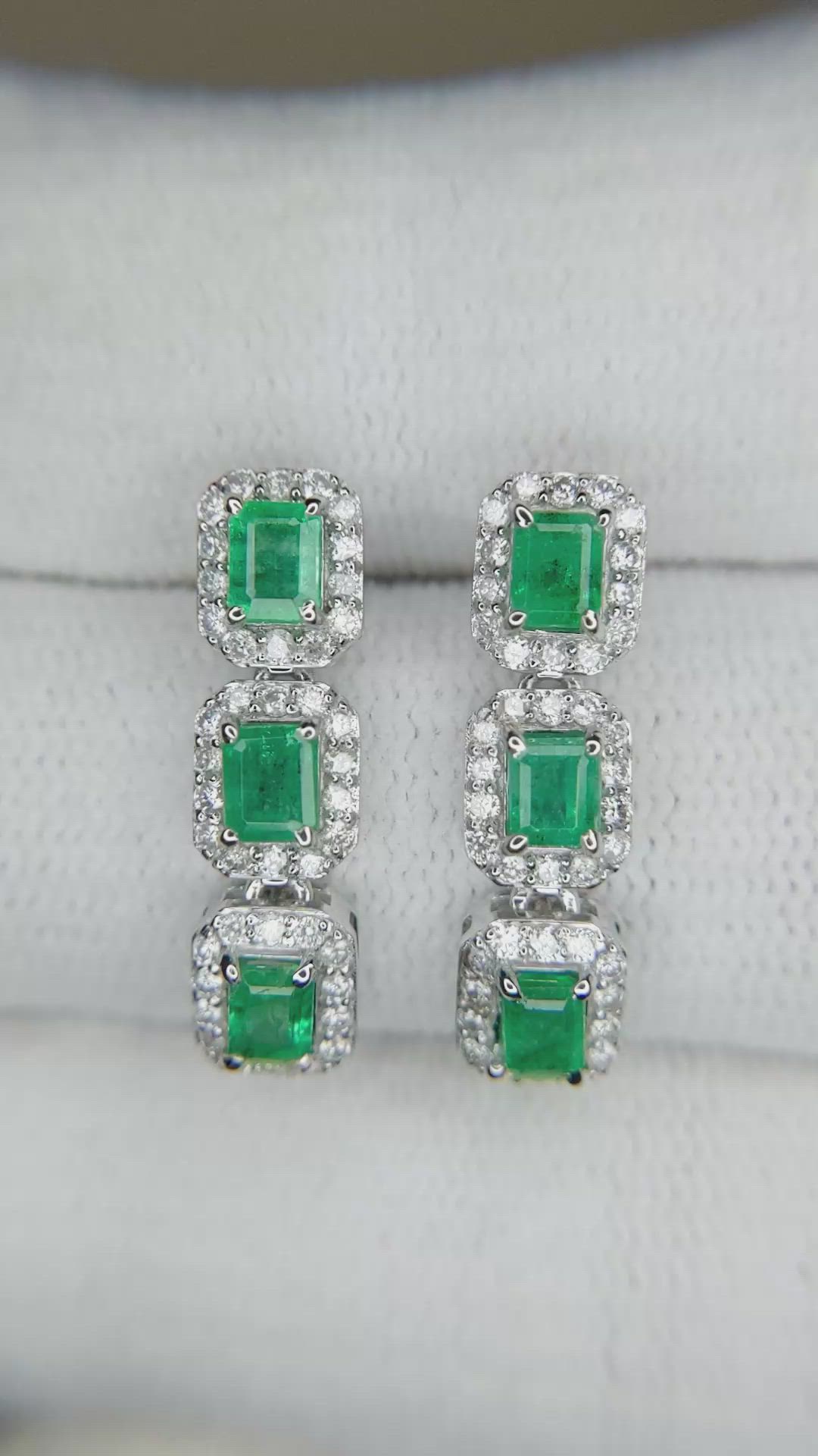 1.28&nbsp;Ct.Tw.Total Carat Weight Emerald and Natural Diamond Studs Earrings, 14K White Gold Size Video