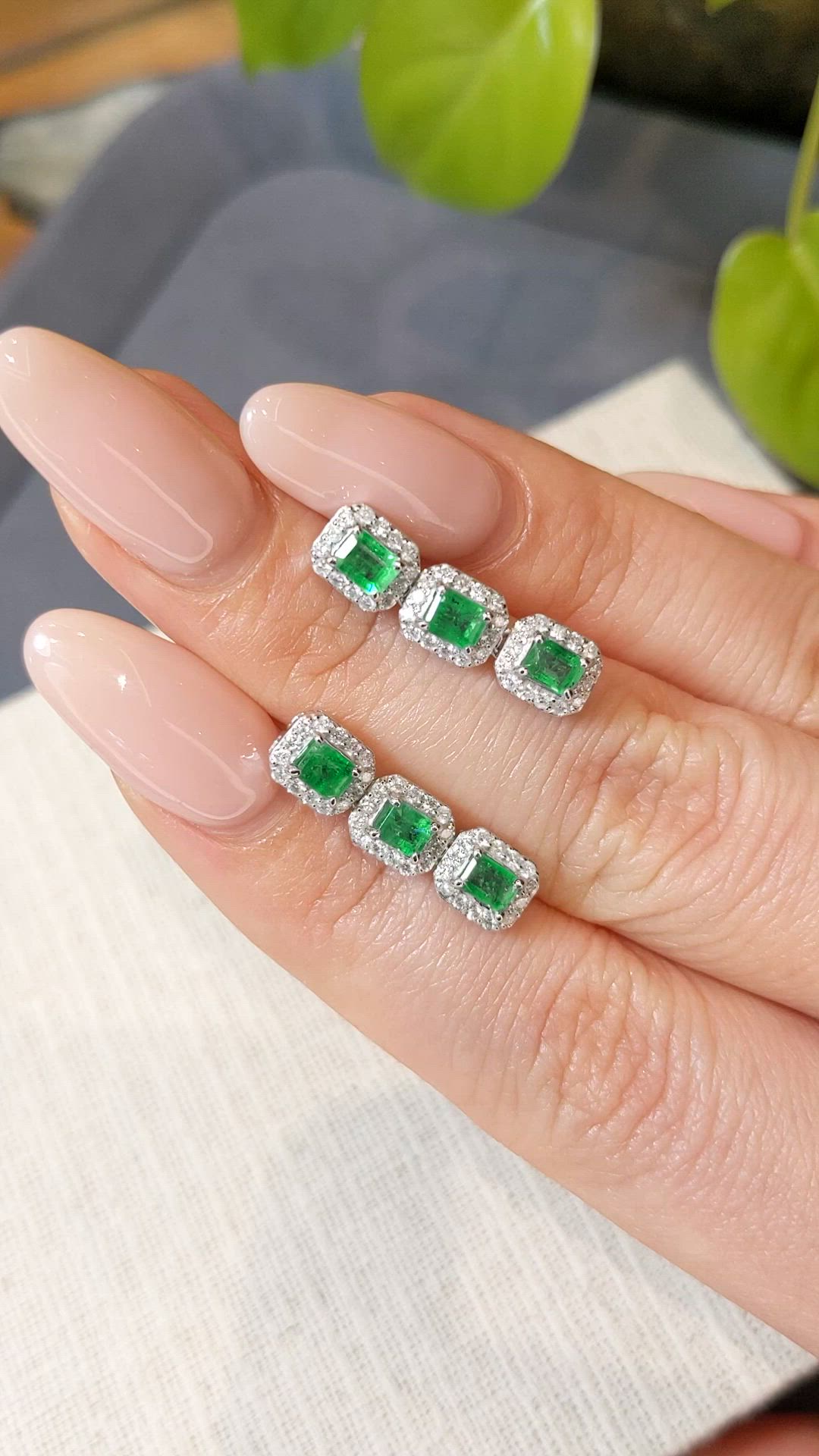 1.28&nbsp;Ct.Tw.Total Carat Weight Emerald and Natural Diamond Studs Earrings, 14K White Gold Size Video