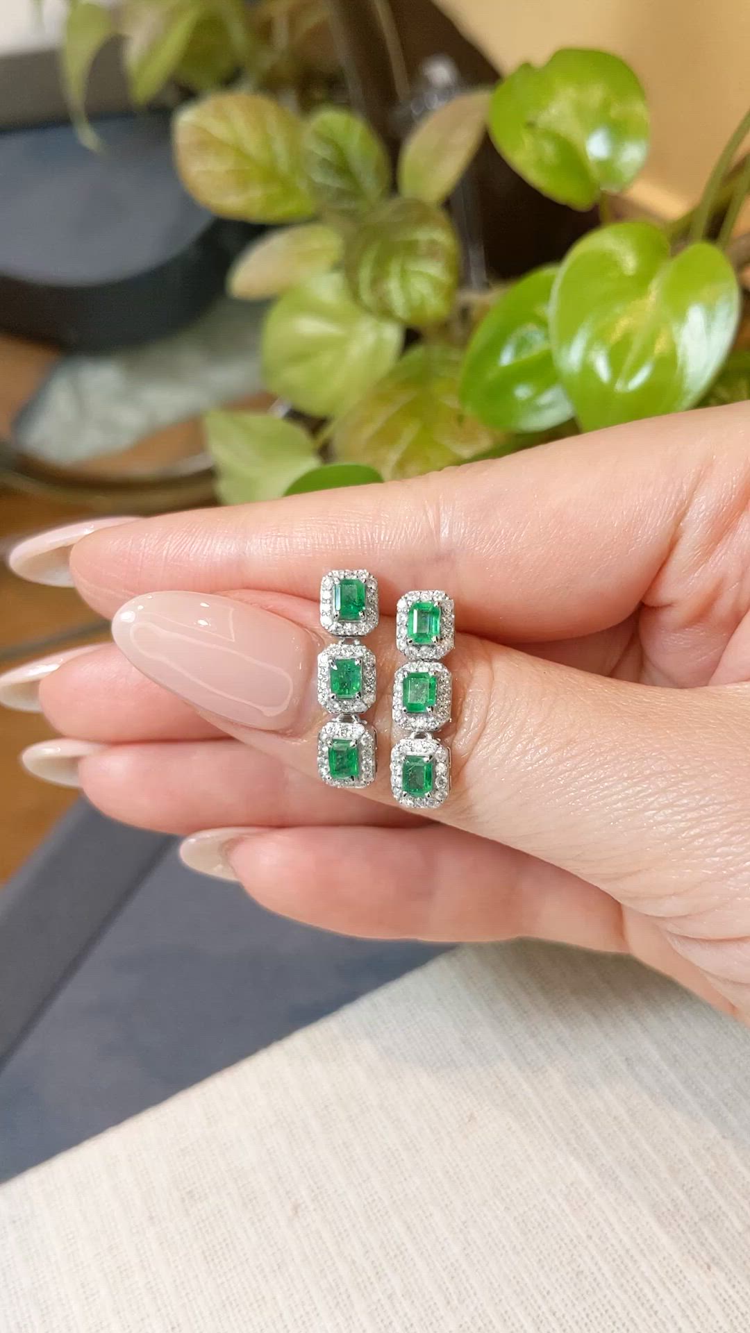 1.28&nbsp;Ct.Tw.Total Carat Weight Emerald and Natural Diamond Studs Earrings, 14K White Gold Size Video