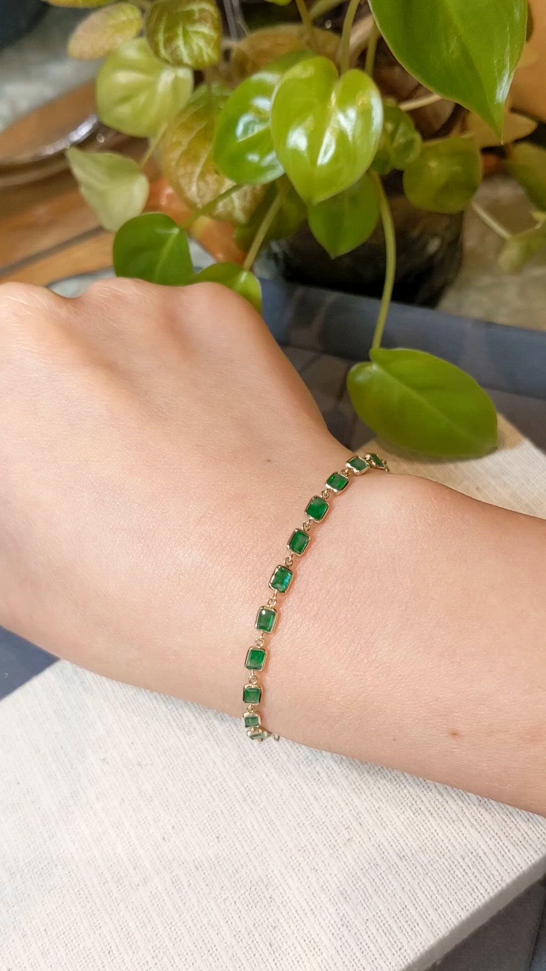 4.30 Ct.Tw.Total Carat Weight Emerald Tennis/Line Bracelet, 14K Yellow Gold Size Video