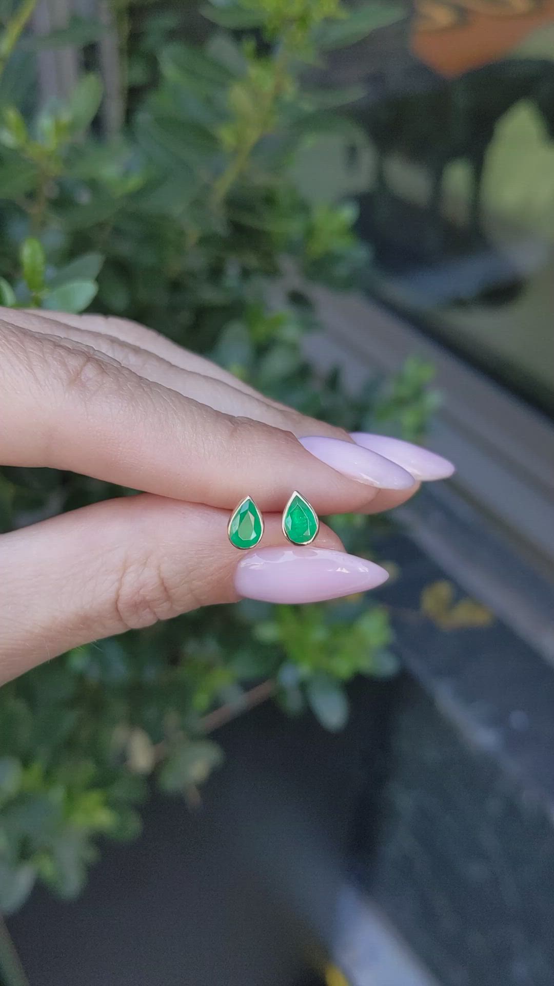 0.79&nbsp;Ct.Tw.Total Carat Weight Emerald Studs Earrings, 14K Yellow Gold Size Video