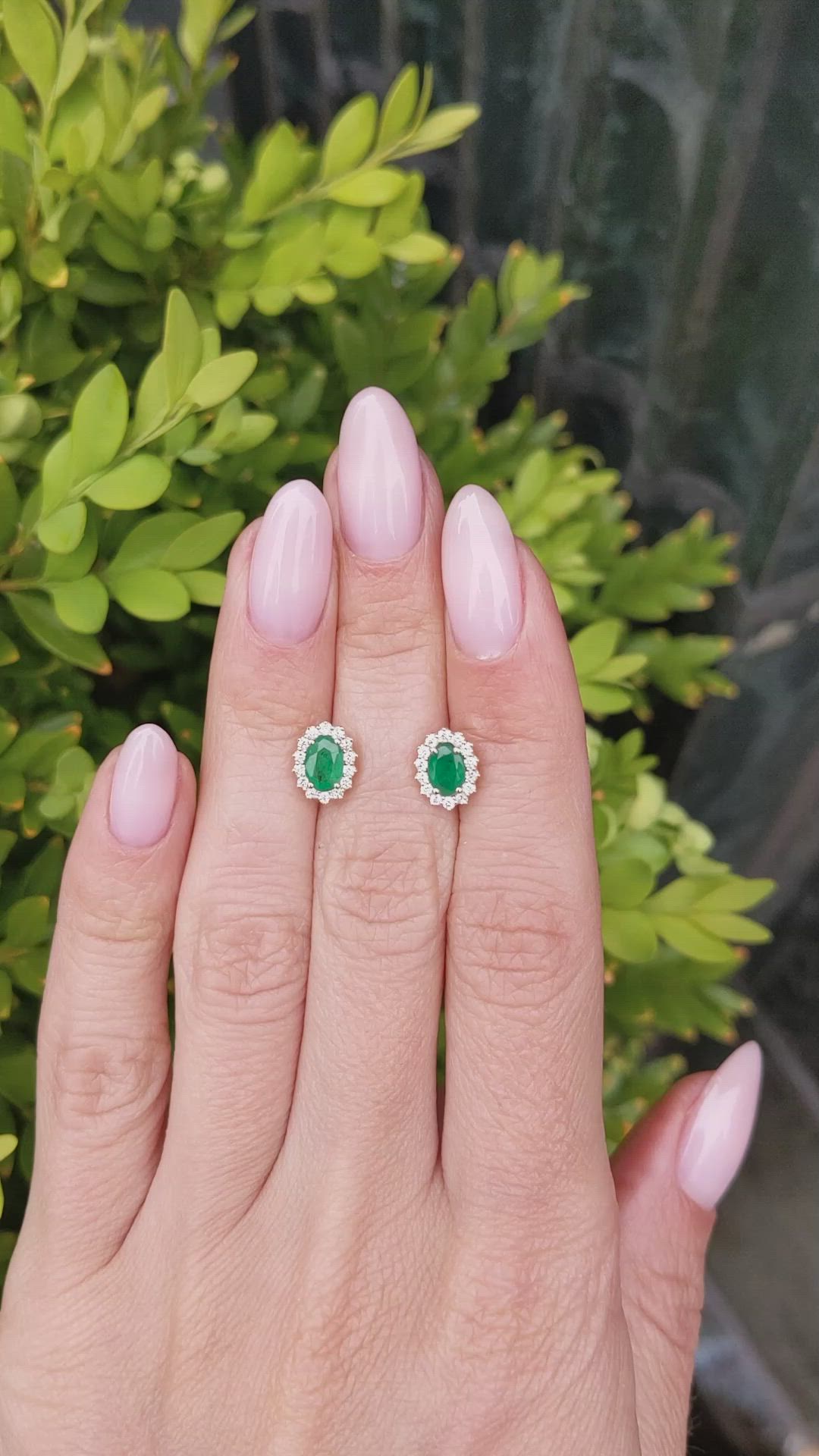 0.97&nbsp;Ct.Tw.Total Carat Weight Emerald and Natural Diamond Studs Earrings, 14K Yellow Gold Size Video