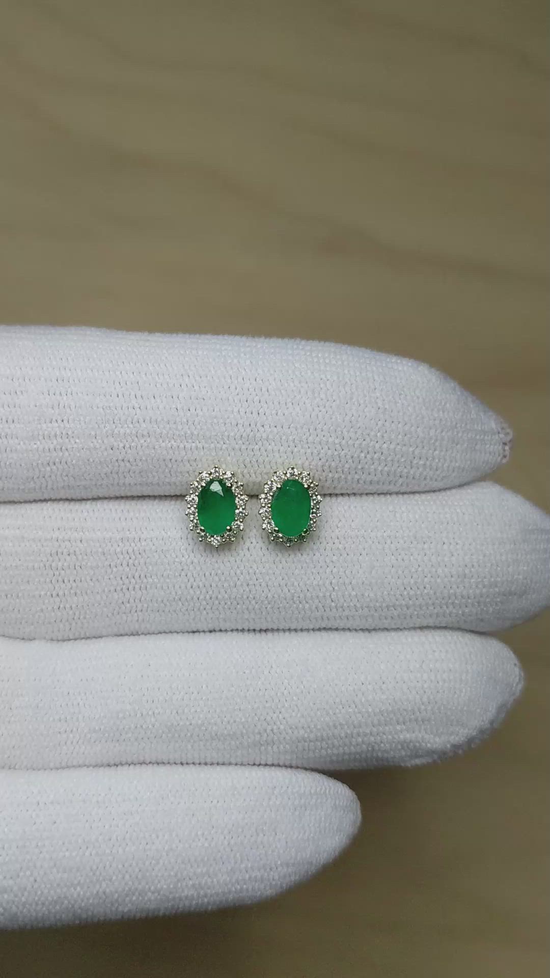 0.97&nbsp;Ct.Tw.Total Carat Weight Emerald and Natural Diamond Studs Earrings, 14K Yellow Gold Size Video