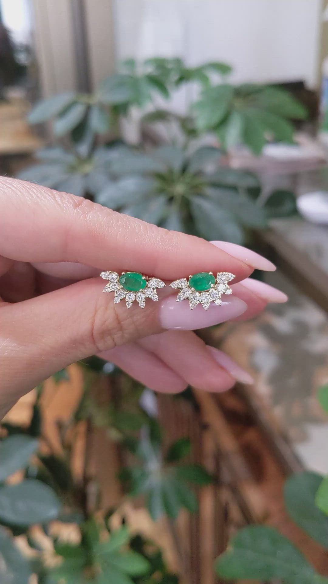 0.82&nbsp;Ct.Tw.Total Carat Weight Emerald and Natural Diamond Studs Earrings, 14K Yellow Gold Size Video