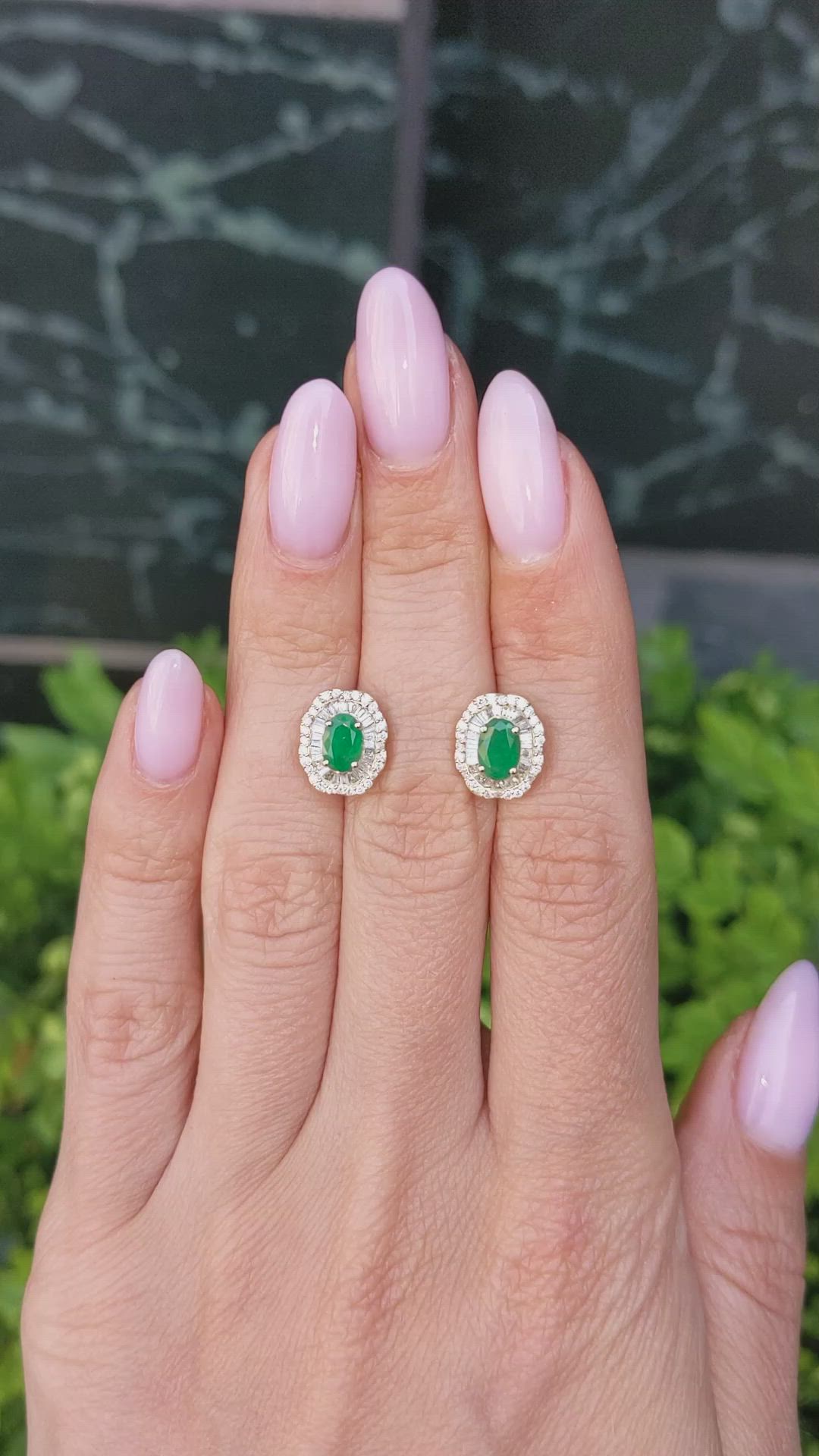 0.95&nbsp;Ct.Tw.Total Carat Weight Emerald and Natural Diamond Studs Earrings, 14K Yellow Gold Size Video