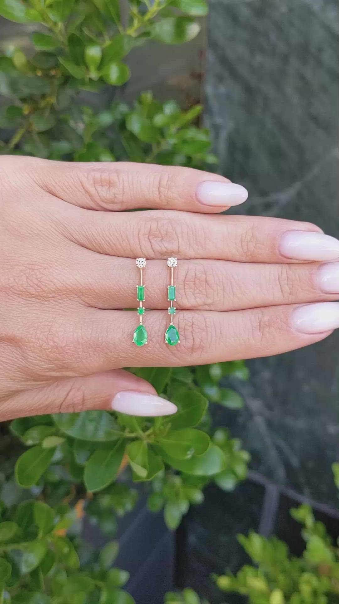 1.10&nbsp;Ct.Tw.Total Carat Weight Emerald and Natural Diamond Drops Earrings, 14K Yellow Gold Size Video