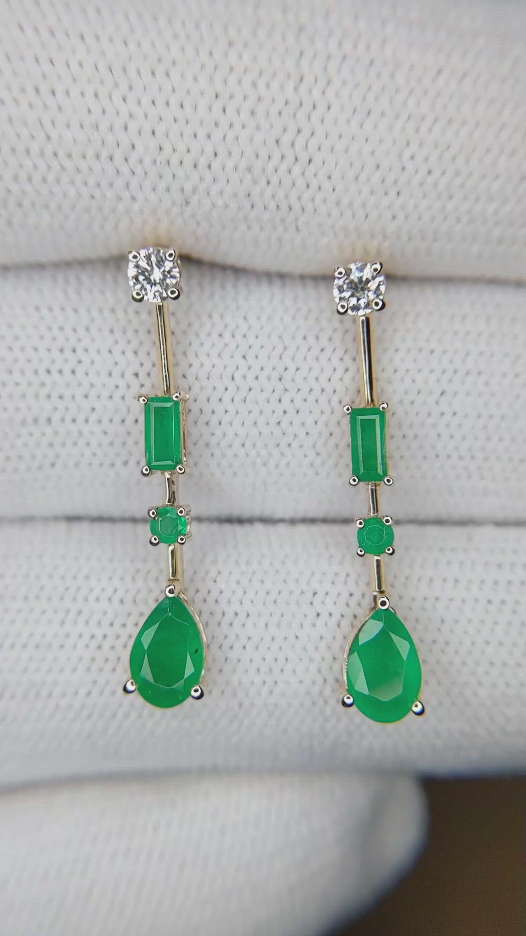 1.10&nbsp;Ct.Tw.Total Carat Weight Emerald and Natural Diamond Drops Earrings, 14K Yellow Gold Size Video