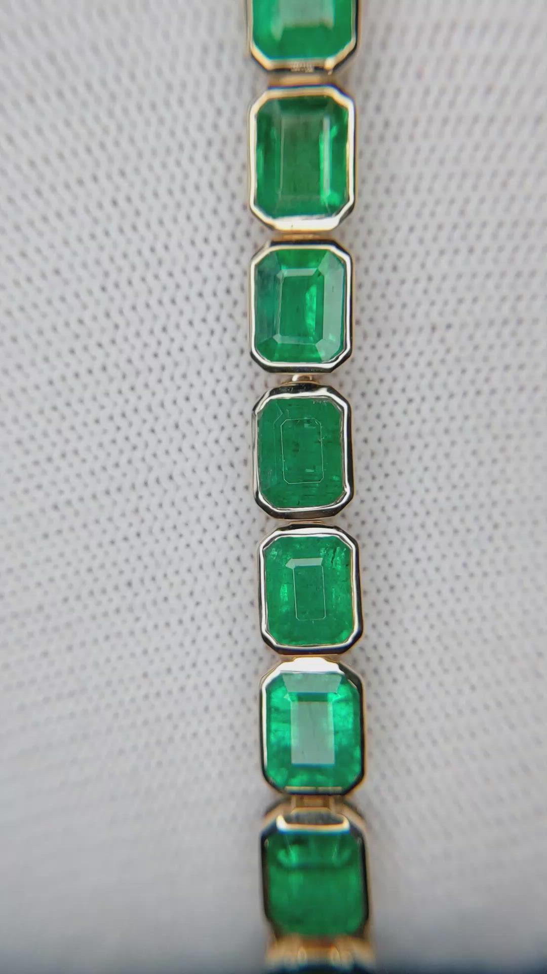 18.41 Ct.Tw.Total Carat Weight Emerald Bezel Bracelet, 14K Yellow Gold Size Video