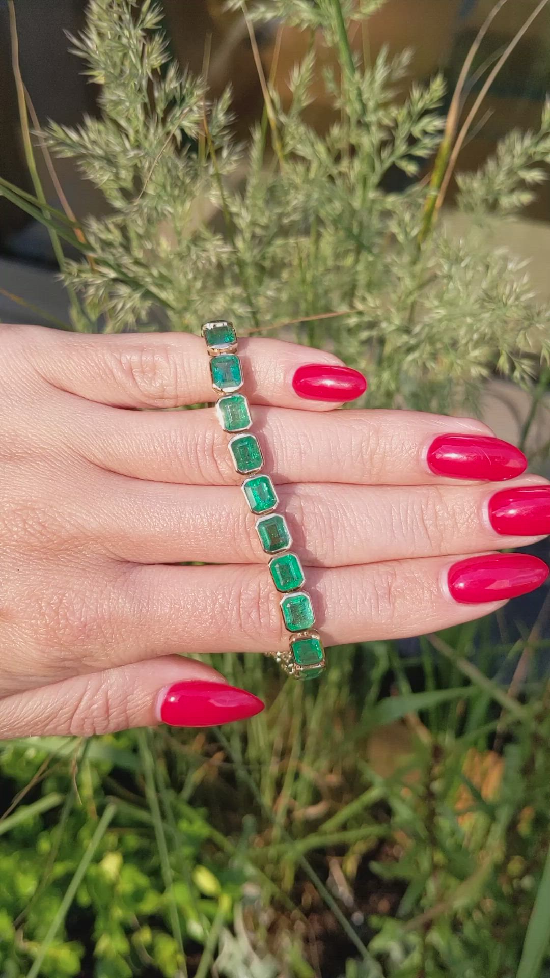 18.41 Ct.Tw.Total Carat Weight Emerald Bezel Bracelet, 14K Yellow Gold Size Video