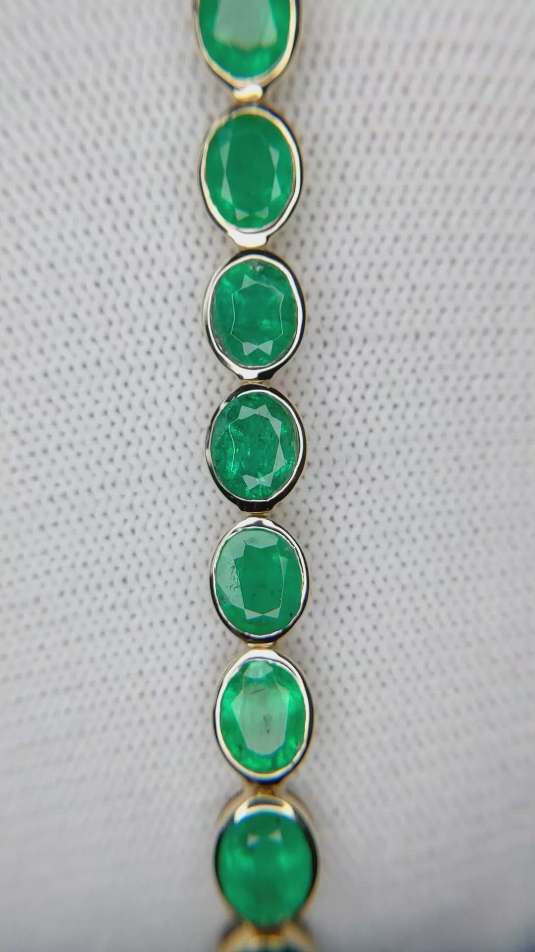 13.86 Ct.Tw.Total Carat Weight Emerald Bezel Bracelet, 14K Yellow Gold Size Video