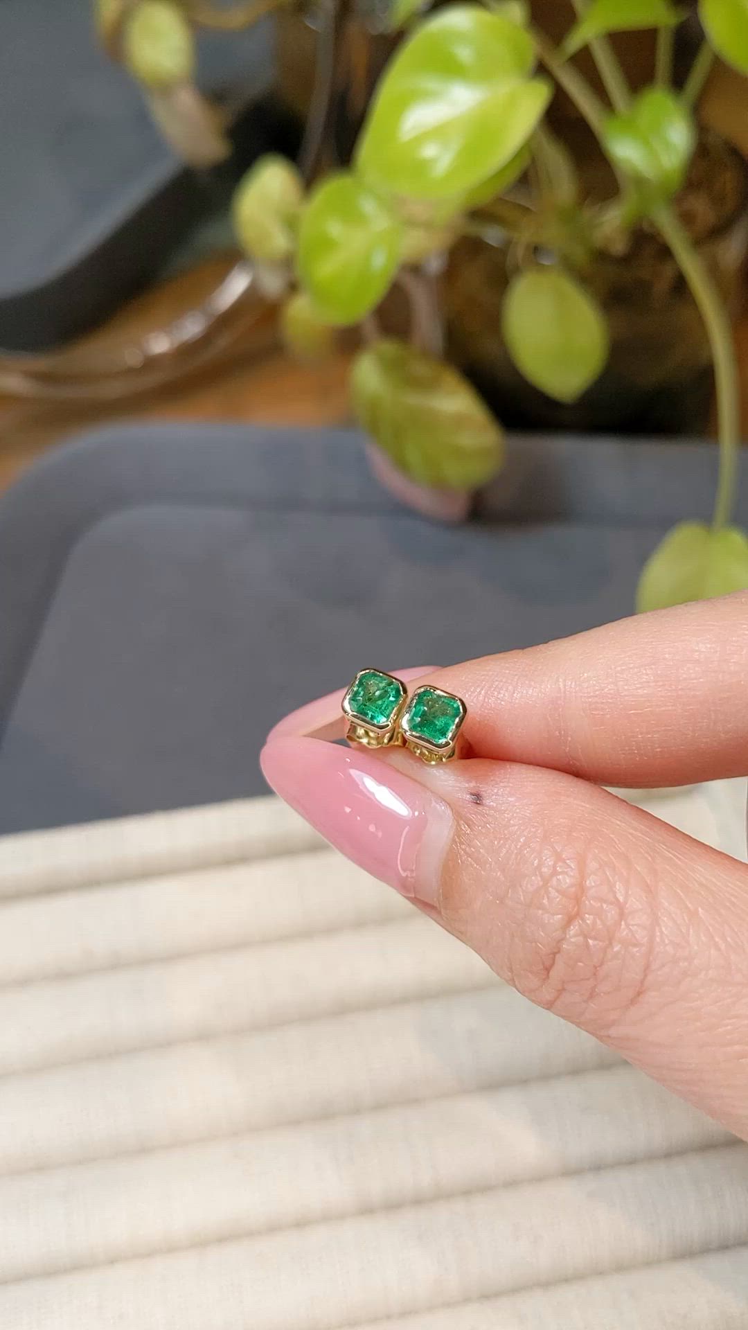 0.54&nbsp;Ct.Tw.Total Carat Weight Emerald Studs Earrings, 14K Yellow Gold Size Video