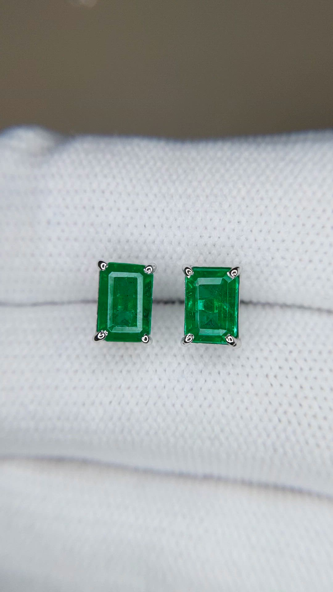1.71&nbsp;Ct.Tw.Total Carat Weight Emerald Studs Earrings, 14K White Gold Size Video