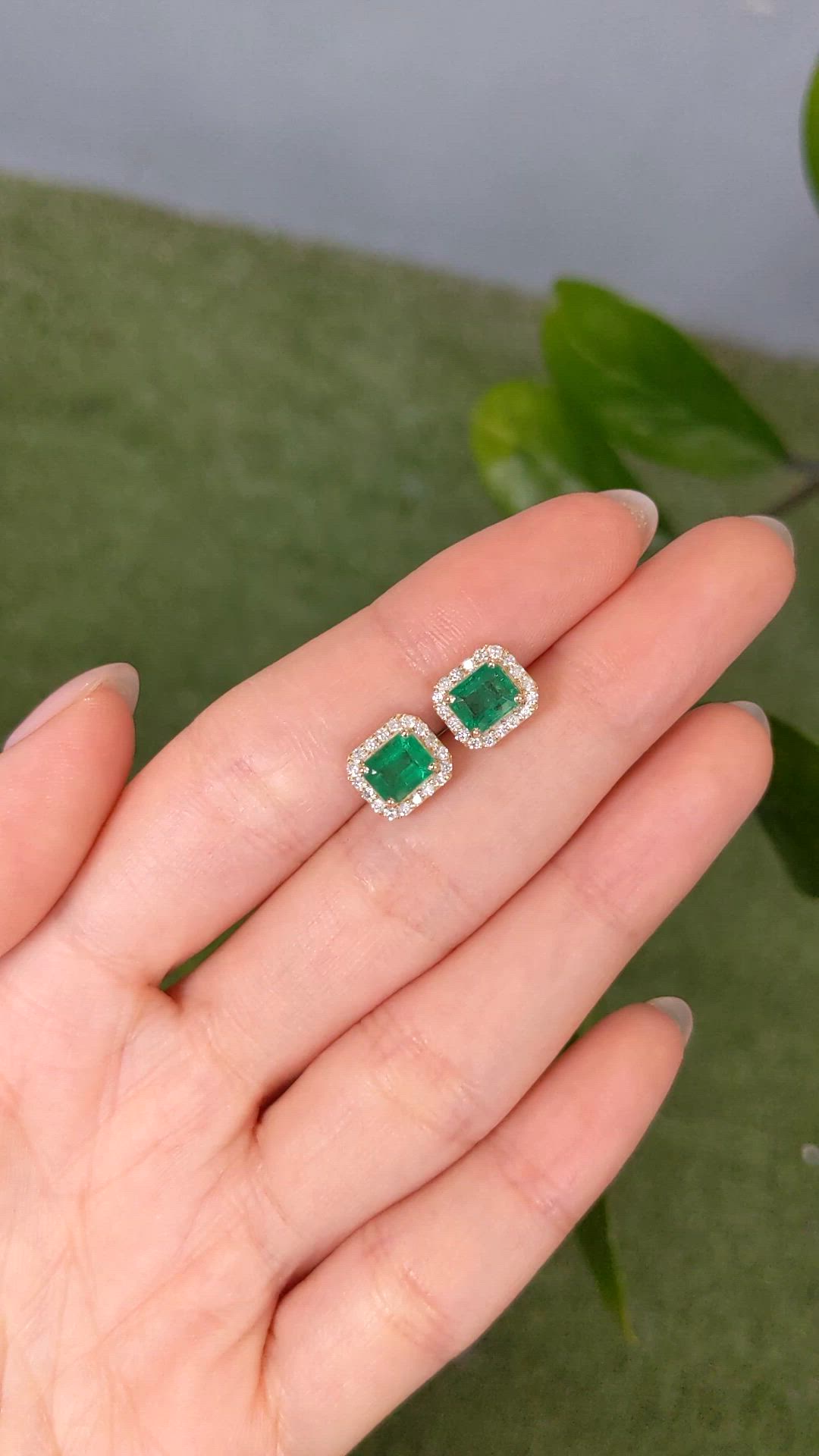 1.50&nbsp;Ct.Tw.Total Carat Weight Emerald and Natural Diamond Studs Earrings, 14K Yellow Gold Size Video