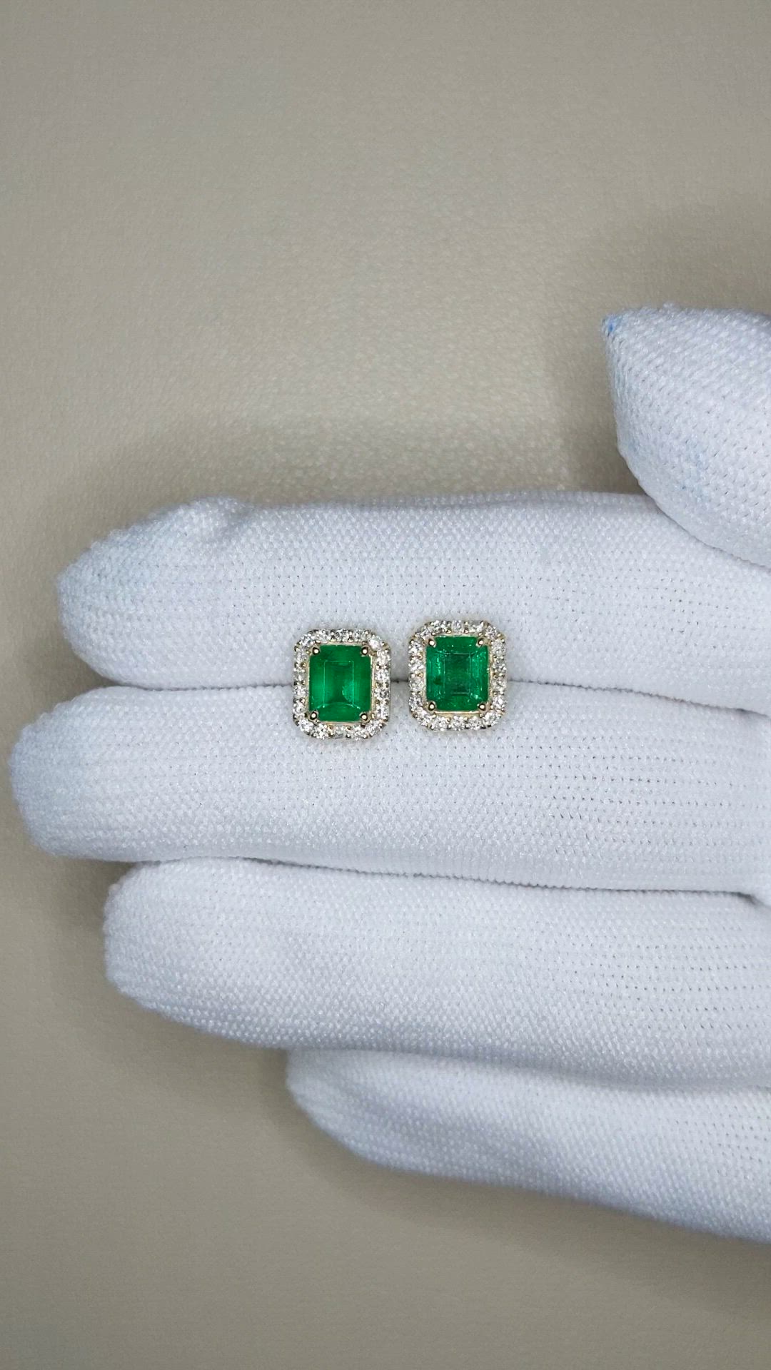 1.50&nbsp;Ct.Tw.Total Carat Weight Emerald and Natural Diamond Studs Earrings, 14K Yellow Gold Size Video