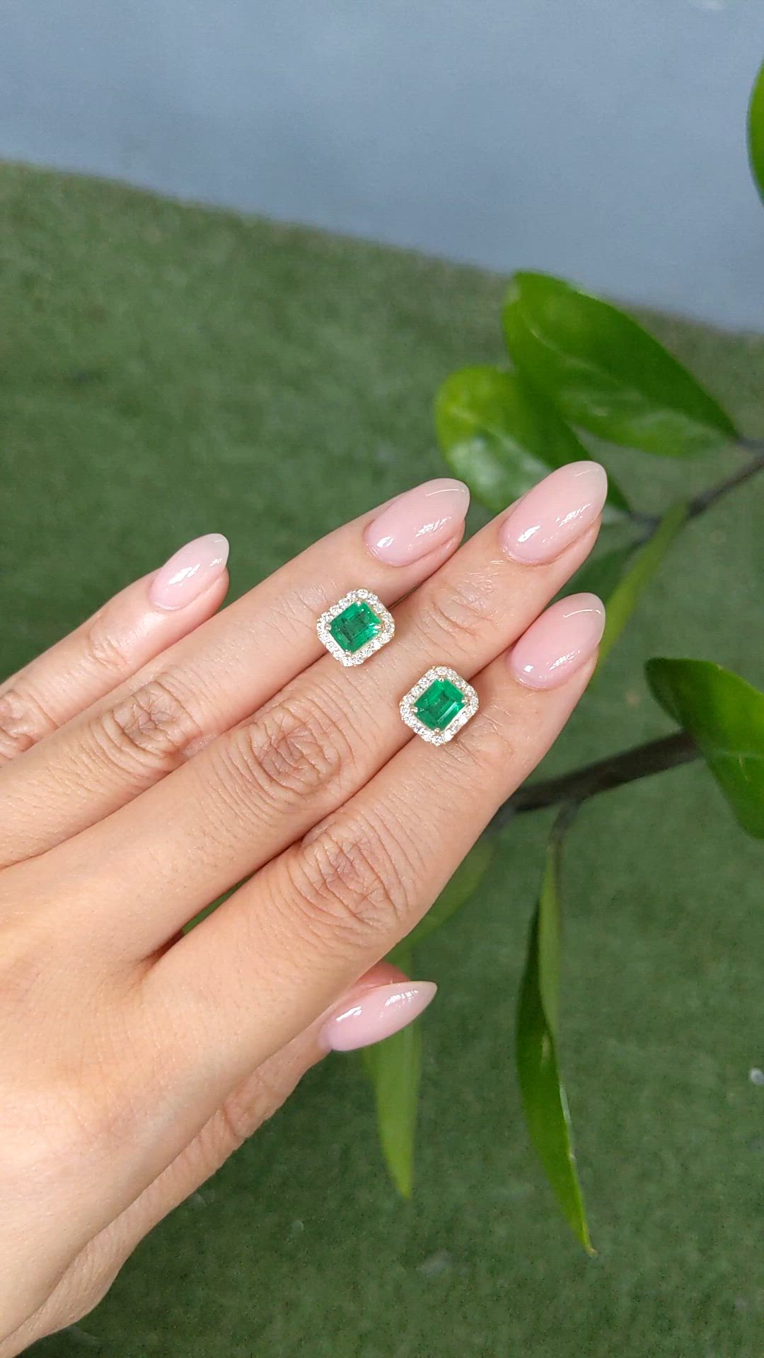1.50&nbsp;Ct.Tw.Total Carat Weight Emerald and Natural Diamond Studs Earrings, 14K Yellow Gold Size Video