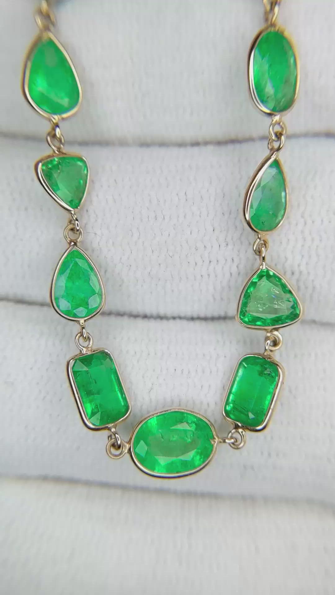 13.52 Ct. Emerald Bezel Necklace, 14K Yellow Gold Size Video