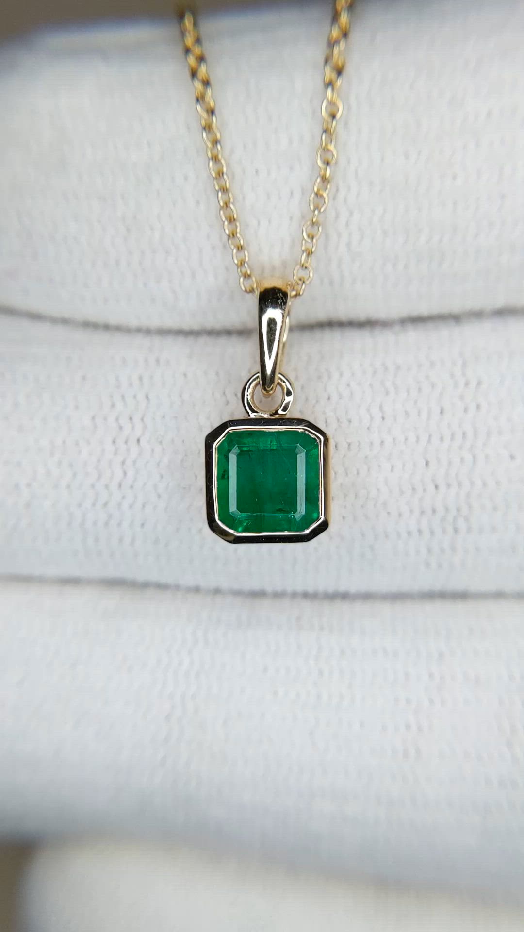 0.99 Ct. Emerald Bezel Pendant, 14K Yellow Gold Size Video