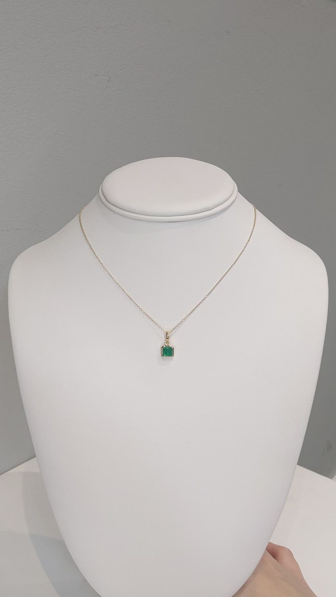 0.99 Ct. Emerald Bezel Pendant, 14K Yellow Gold Size Video