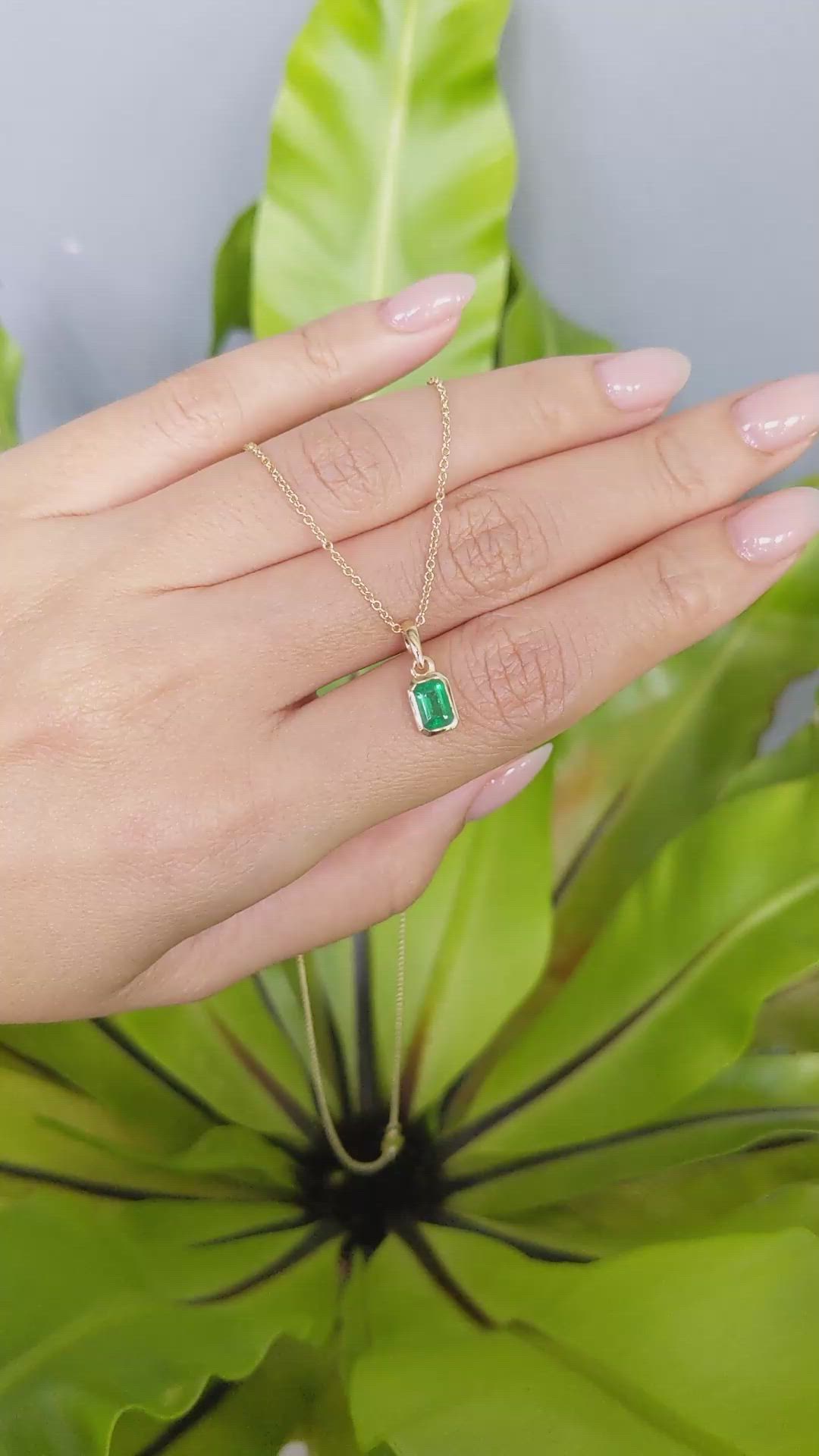 0.53 Ct. Emerald Bezel Pendant, 14K Yellow Gold Size Video