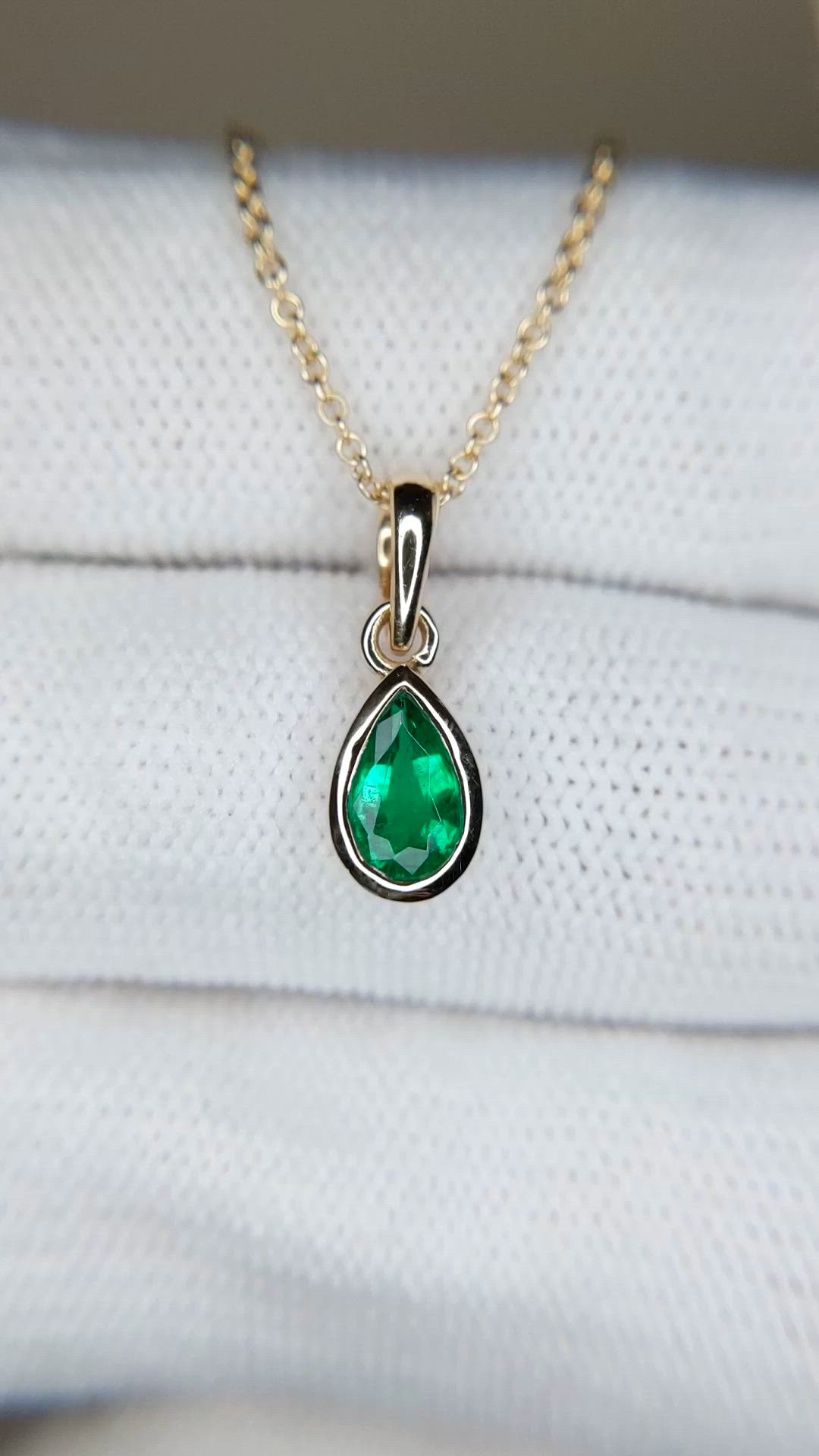 0.50 Ct. Emerald Bezel Pendant, 14K Yellow Gold Size Video