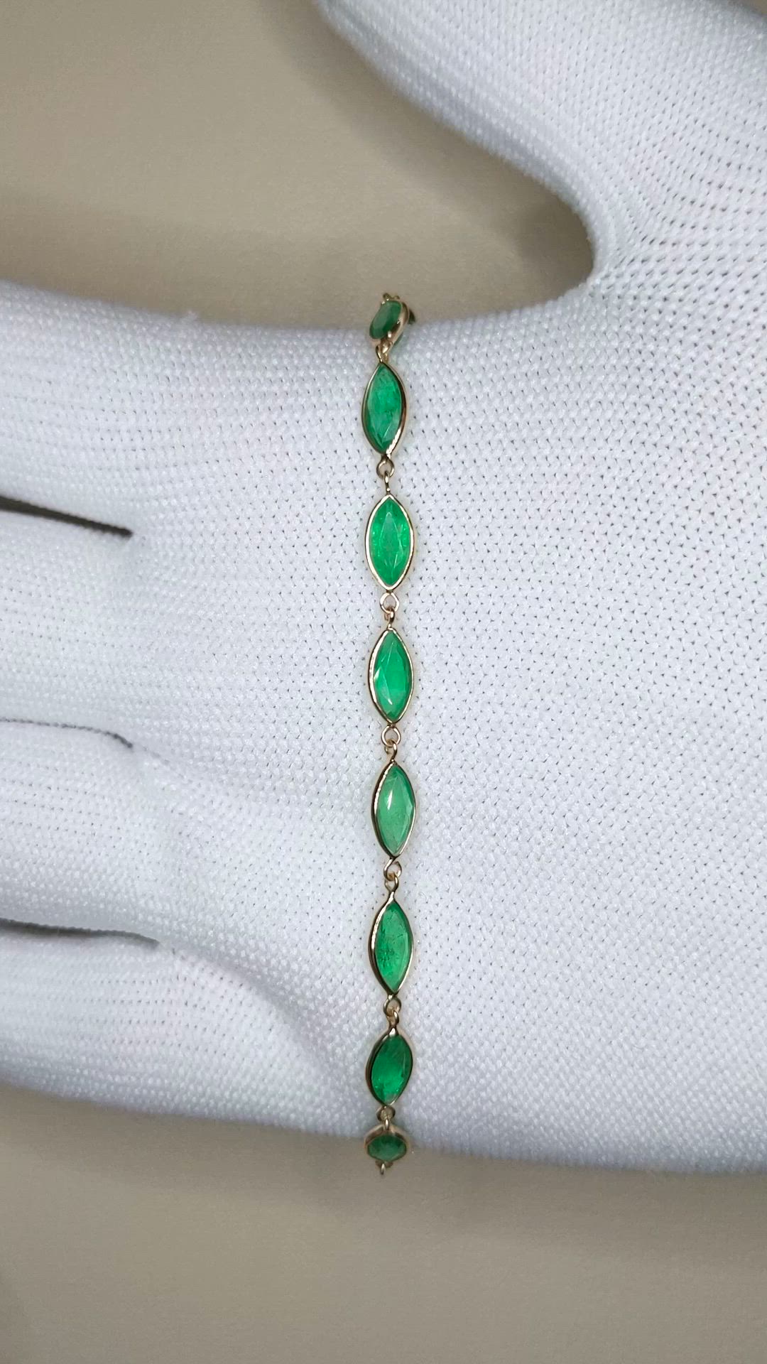 4.99 Ct.Tw.Total Carat Weight Emerald Bezel Bracelet, 18K Yellow Gold Size Video