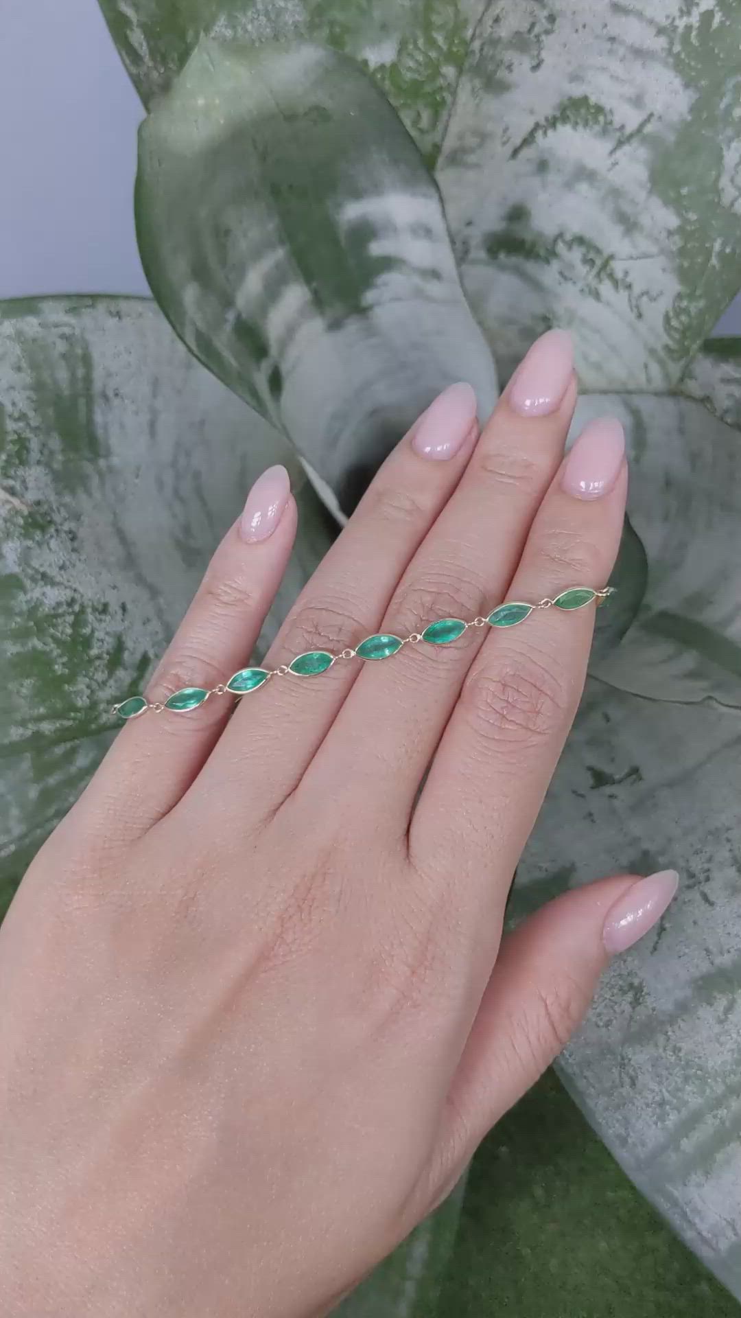 4.99 Ct.Tw.Total Carat Weight Emerald Bezel Bracelet, 18K Yellow Gold Size Video
