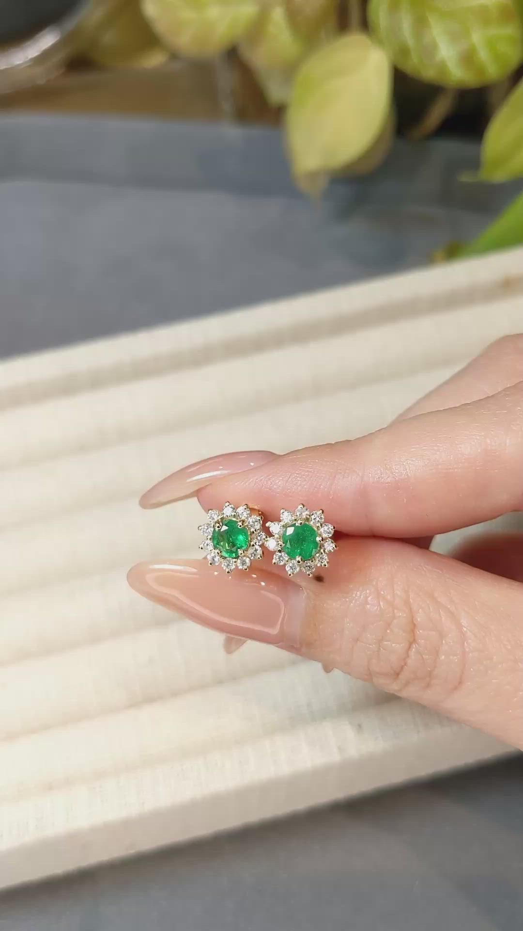 0.64&nbsp;Ct.Tw.Total Carat Weight Emerald and Natural Diamond Studs Earrings, 14K Yellow Gold Size Video