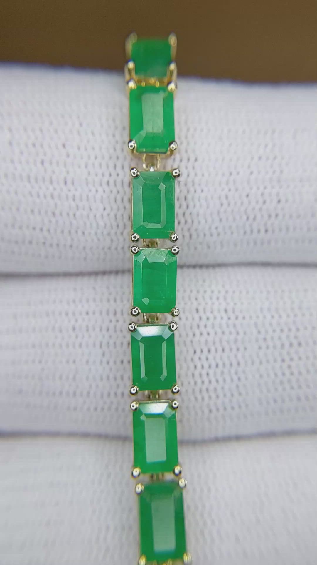 13.74 Ct.Tw.Total Carat Weight Emerald Tennis/Line Bracelet, 14K Yellow Gold Size Video