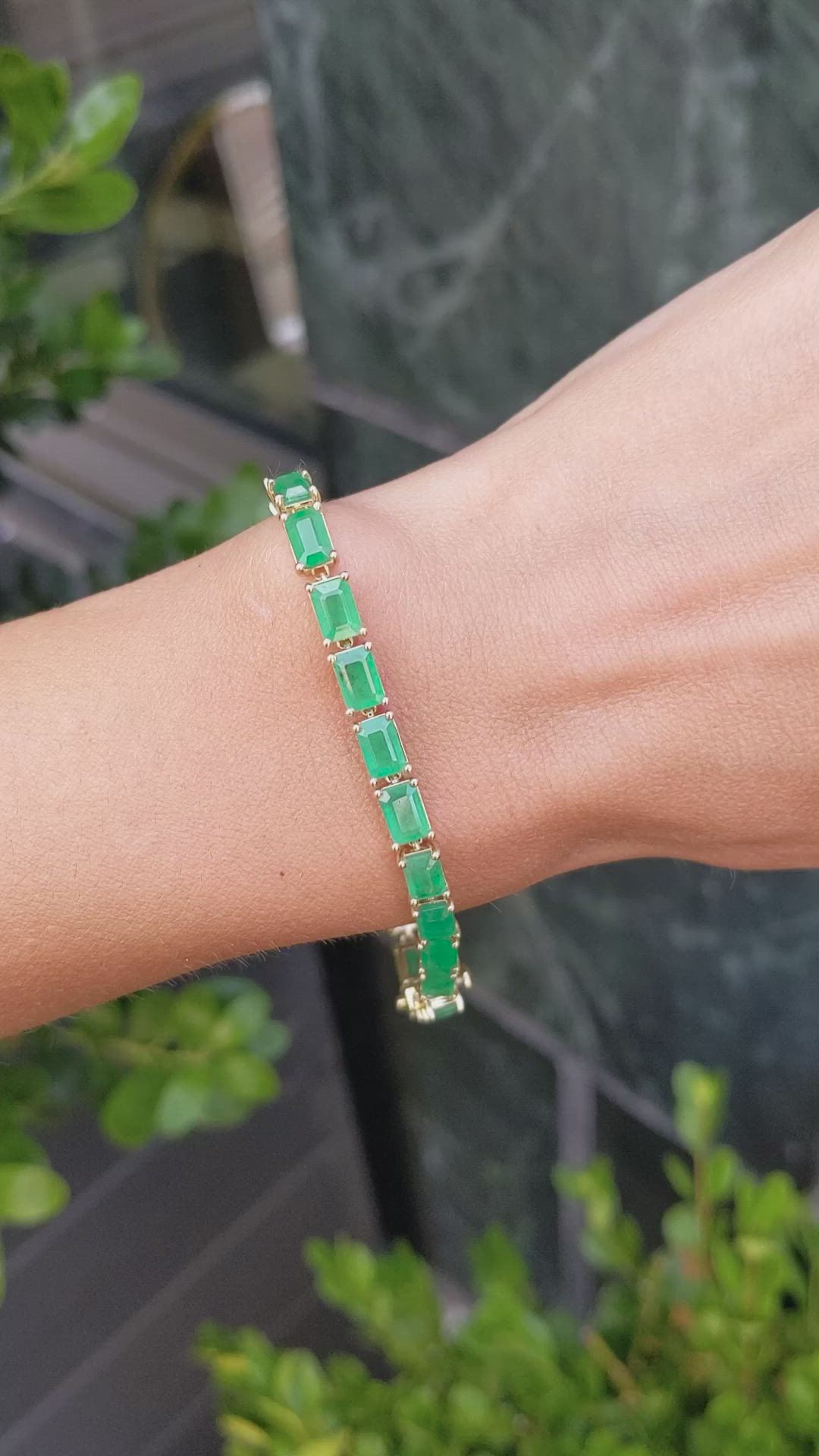 13.74 Ct.Tw.Total Carat Weight Emerald Tennis/Line Bracelet, 14K Yellow Gold Size Video