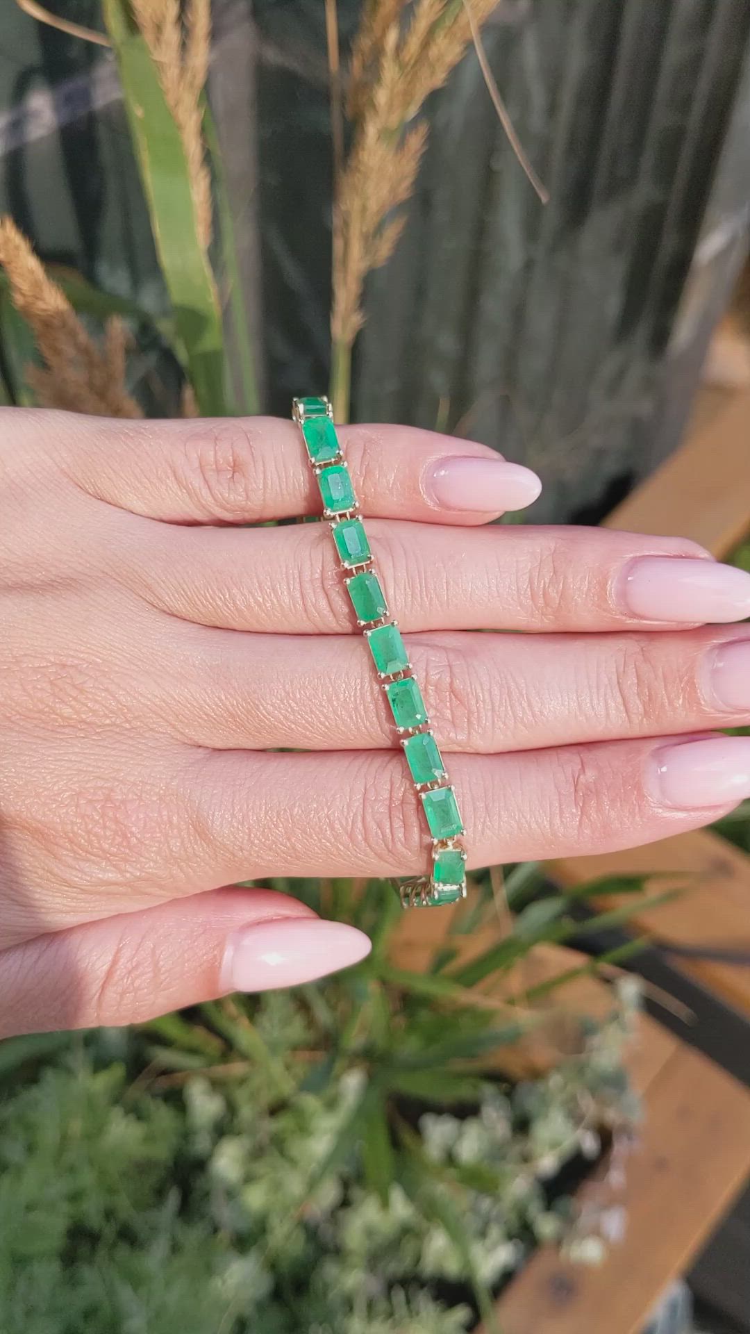 13.74 Ct.Tw.Total Carat Weight Emerald Tennis/Line Bracelet, 14K Yellow Gold Size Video