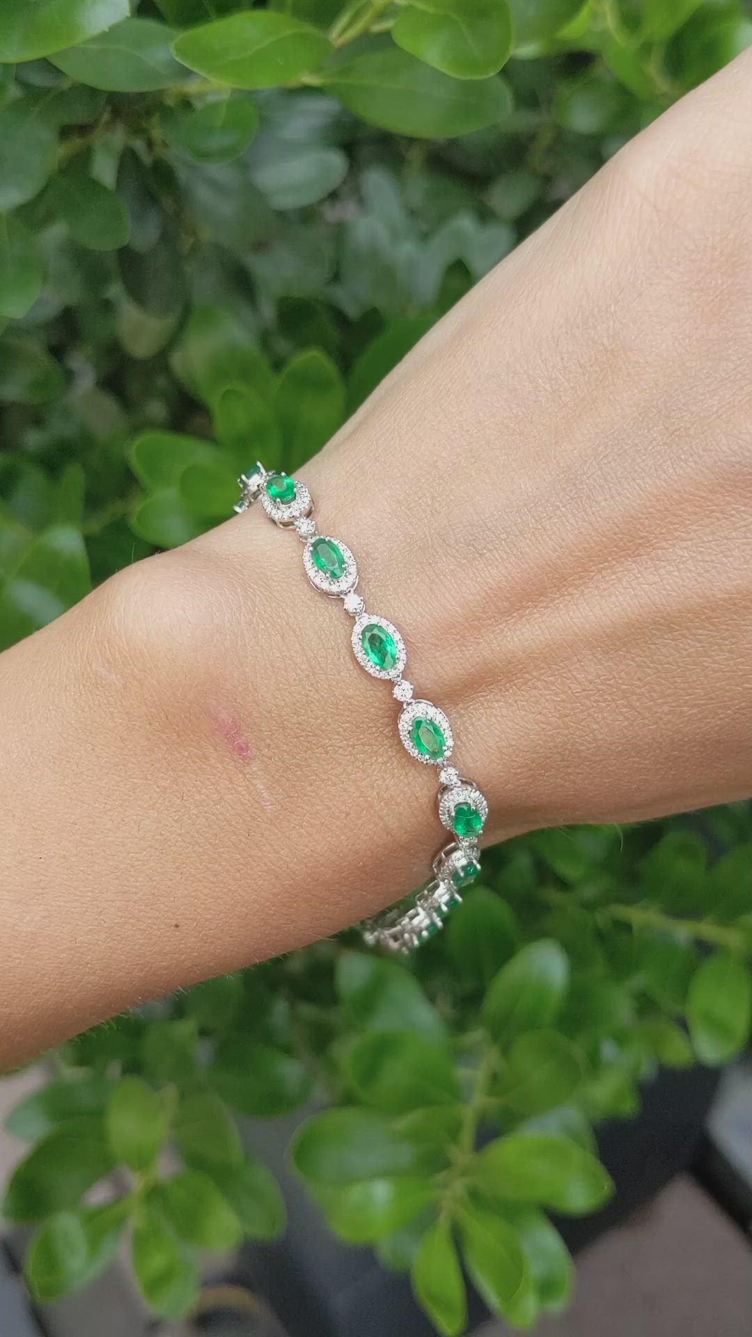 3.64&nbsp;Ct.Tw.Total Carat Weight Emerald and Natural Diamond Pave Bracelet, 14K White Gold Size Video
