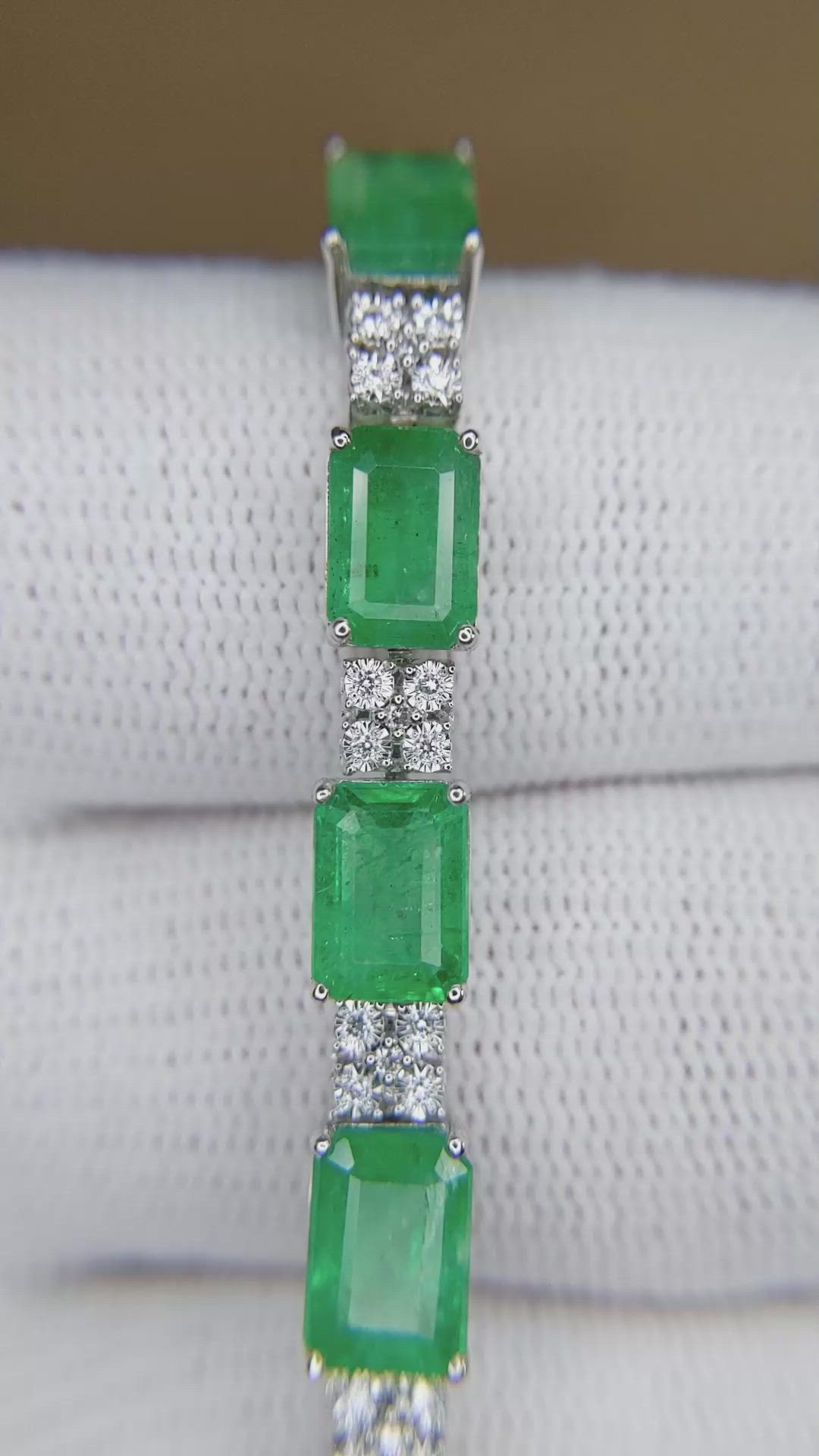 15.90 Ct.Tw.Total Carat Weight Emerald and Natural Diamond Pave Bracelet, 14K Yellow Gold Size Video
