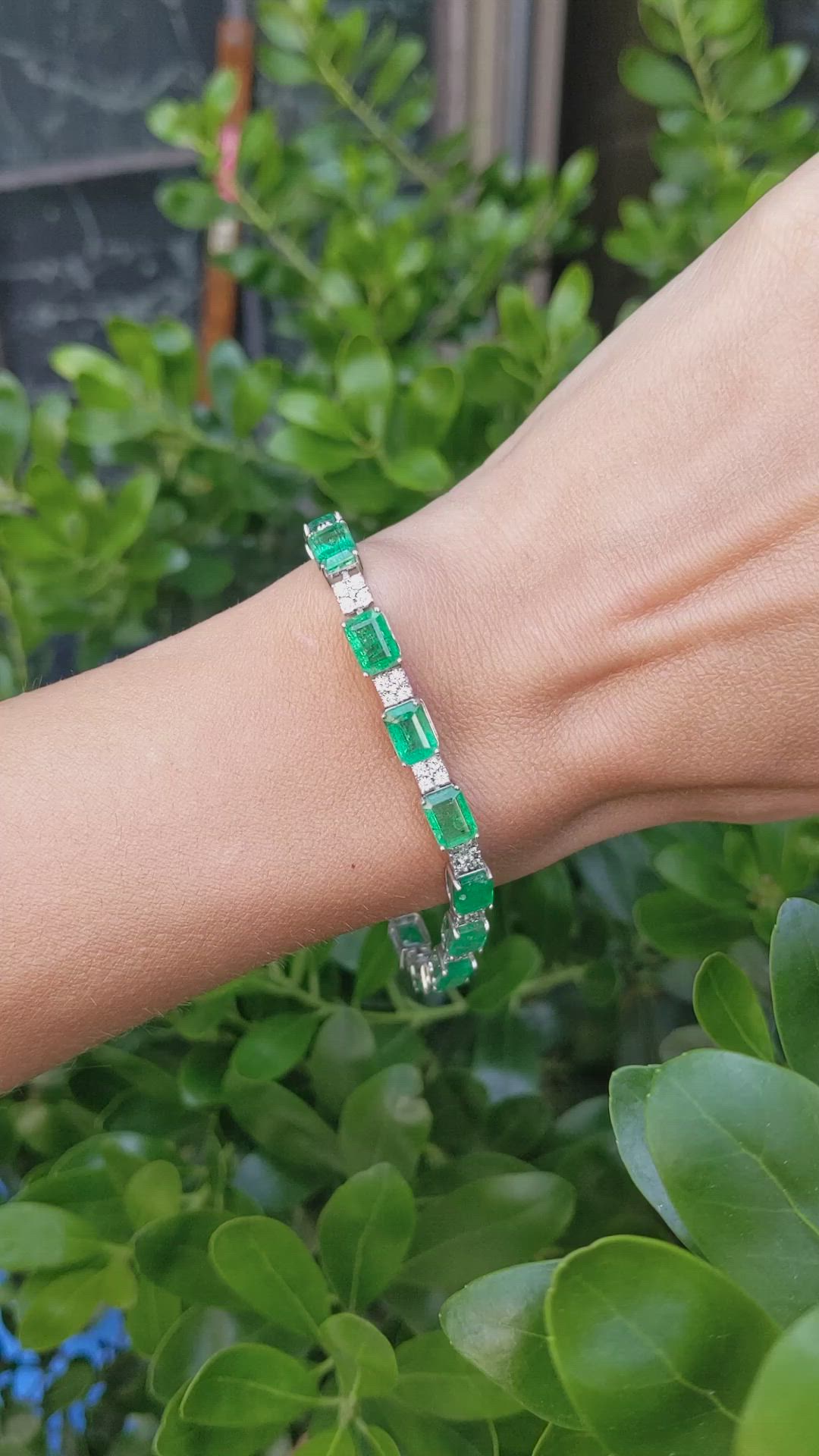 15.90 Ct.Tw.Total Carat Weight Emerald and Natural Diamond Pave Bracelet, 14K Yellow Gold Size Video