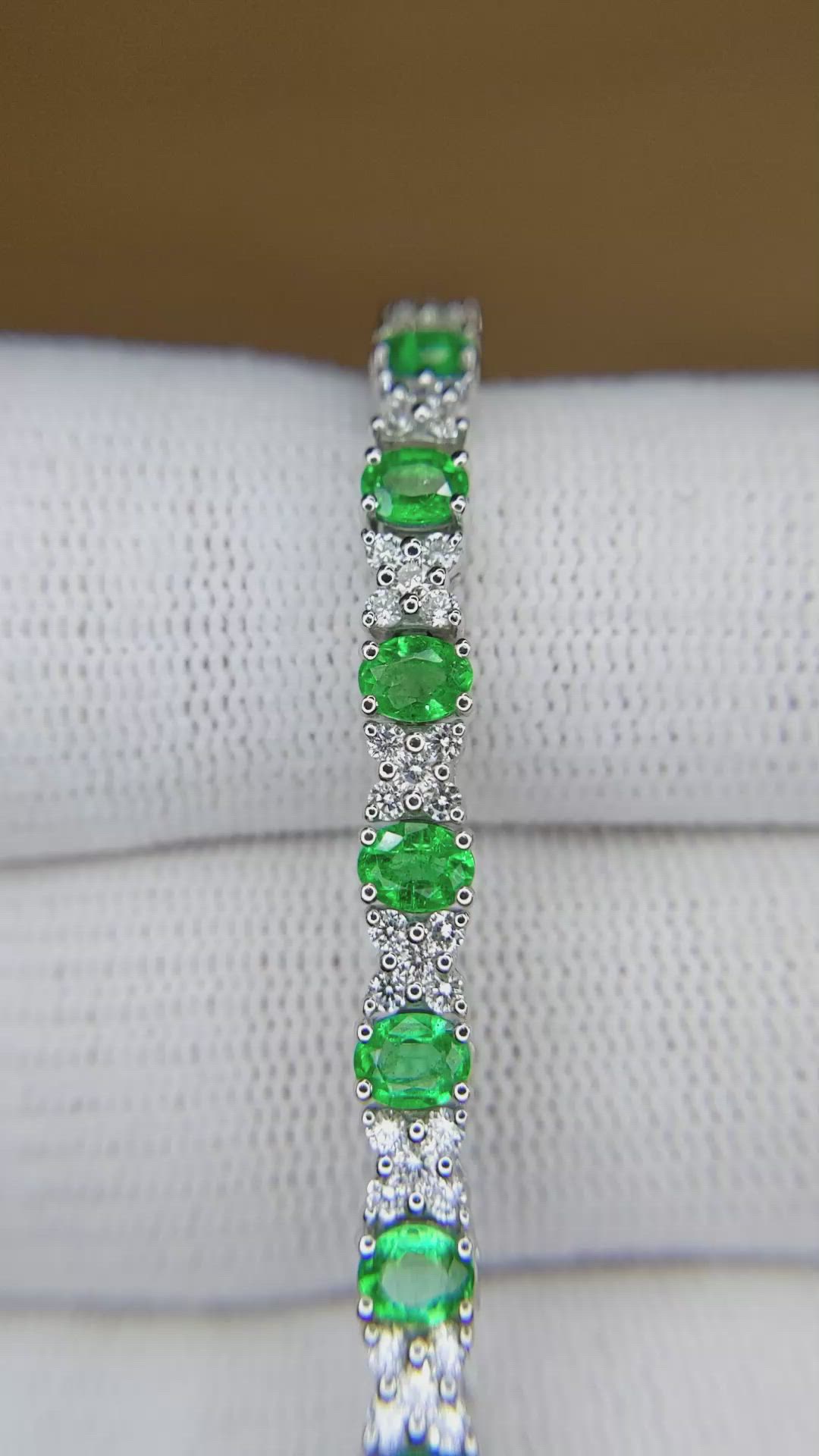 7.63&nbsp;Ct.Tw.Total Carat Weight Emerald and Natural Diamond Tennis/Line Bracelet, Platinum 600 Size Video