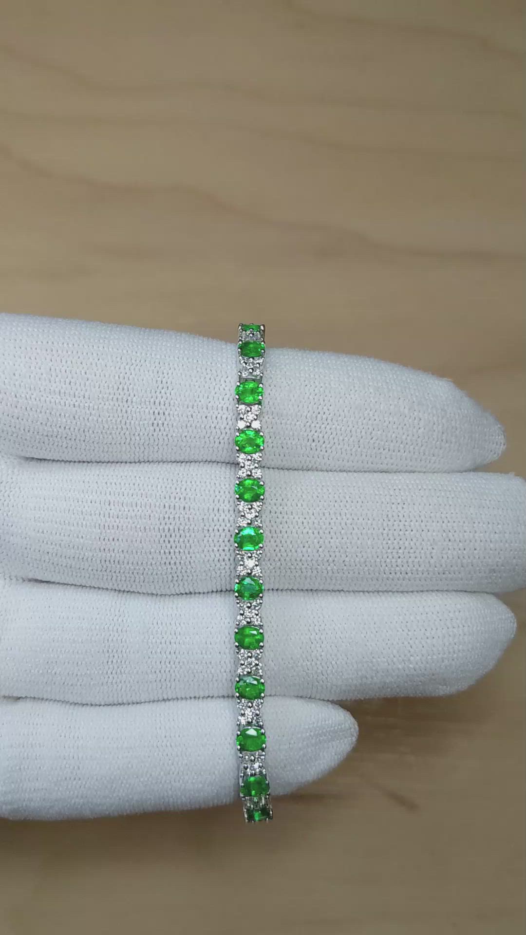 7.63&nbsp;Ct.Tw.Total Carat Weight Emerald and Natural Diamond Tennis/Line Bracelet, Platinum 600 Size Video