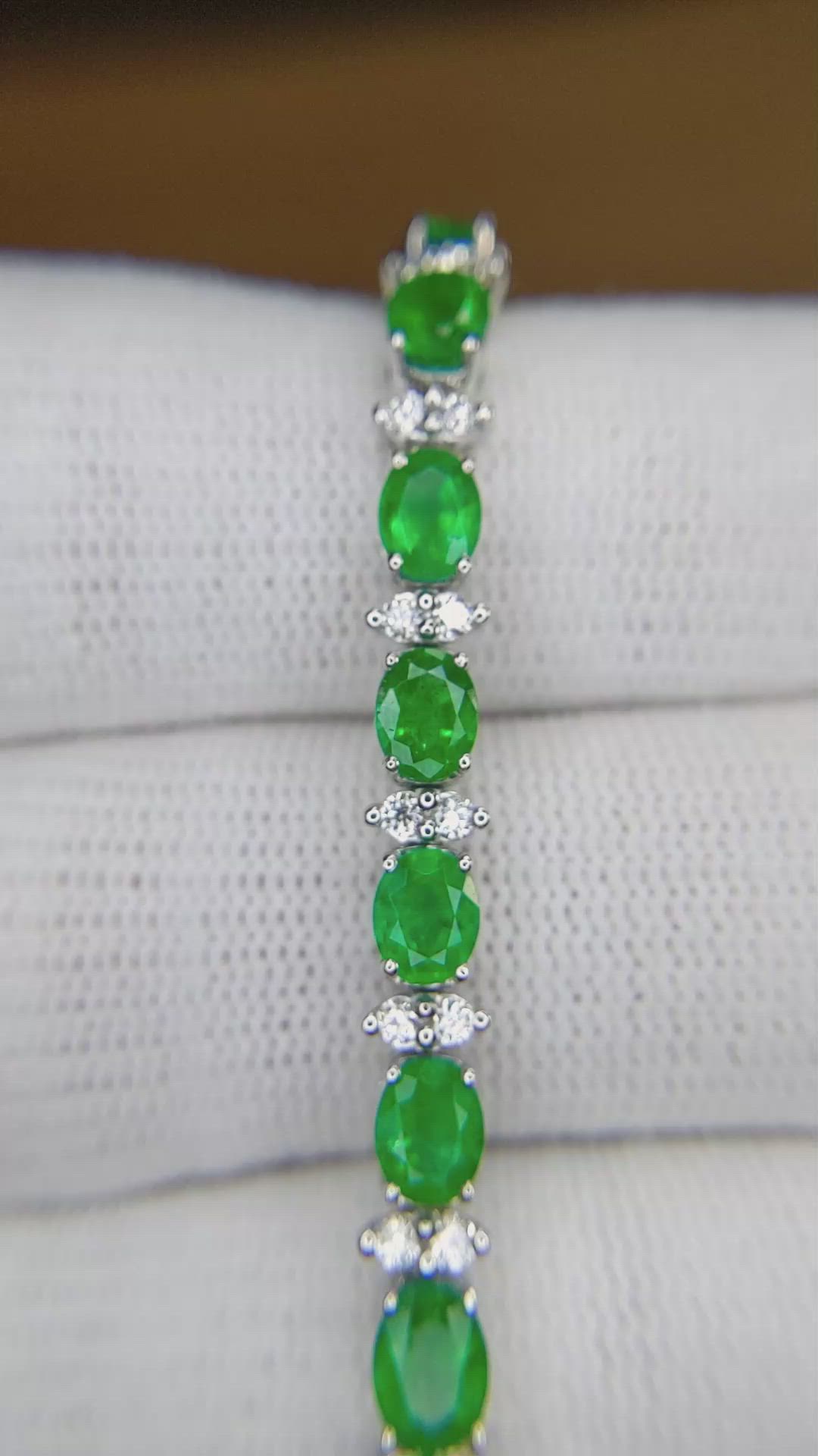 7.63&nbsp;Ct.Tw.Total Carat Weight Emerald and Natural Diamond Tennis/Line Bracelet, Platinum 600 Size Video