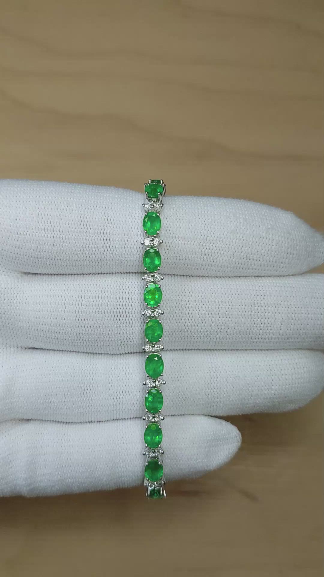 7.63&nbsp;Ct.Tw.Total Carat Weight Emerald and Natural Diamond Tennis/Line Bracelet, Platinum 600 Size Video