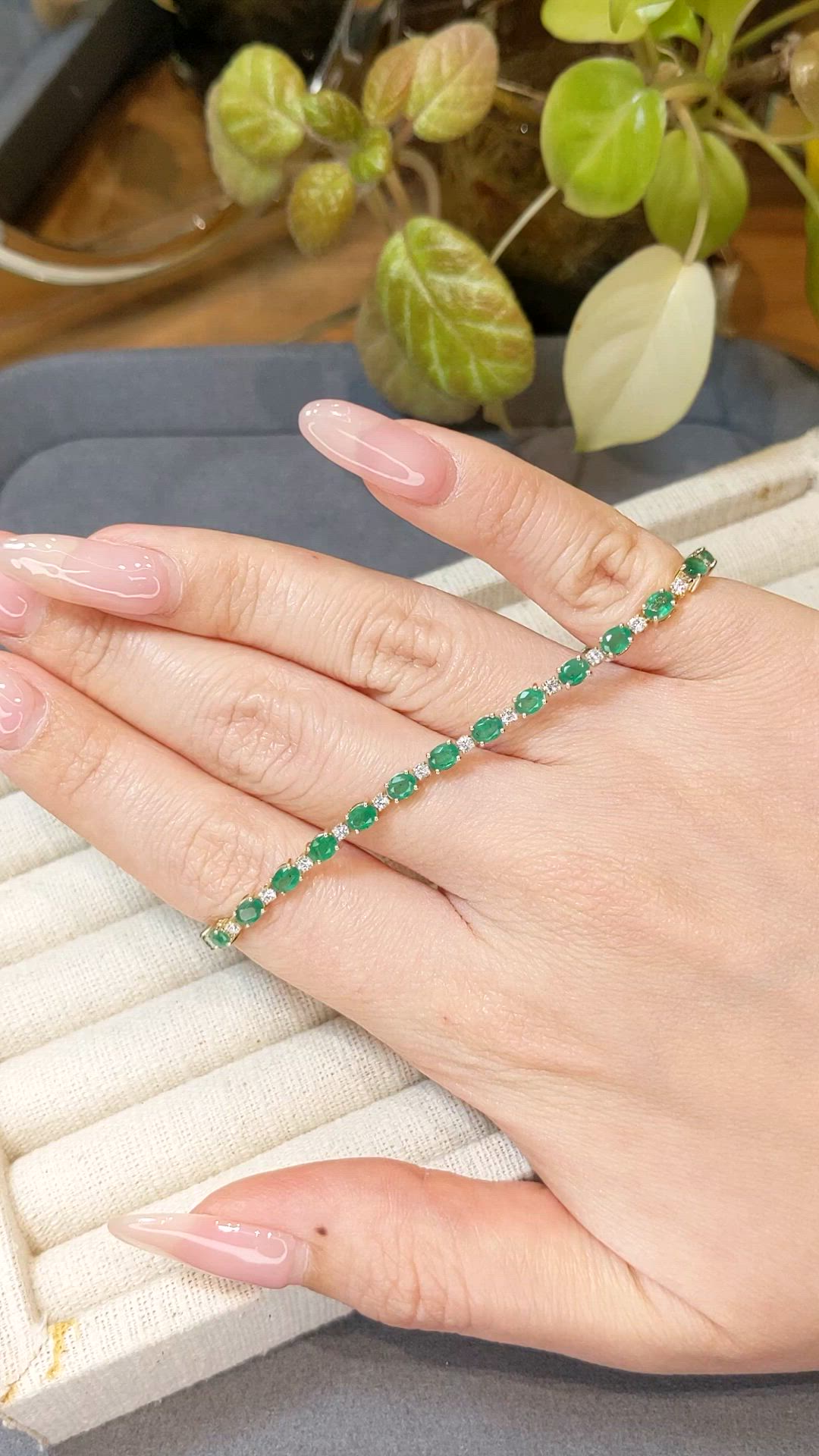 4.83&nbsp;Ct.Tw.Total Carat Weight Emerald and Natural Diamond Tennis/Line Bracelet, 14K Yellow Gold Size Video