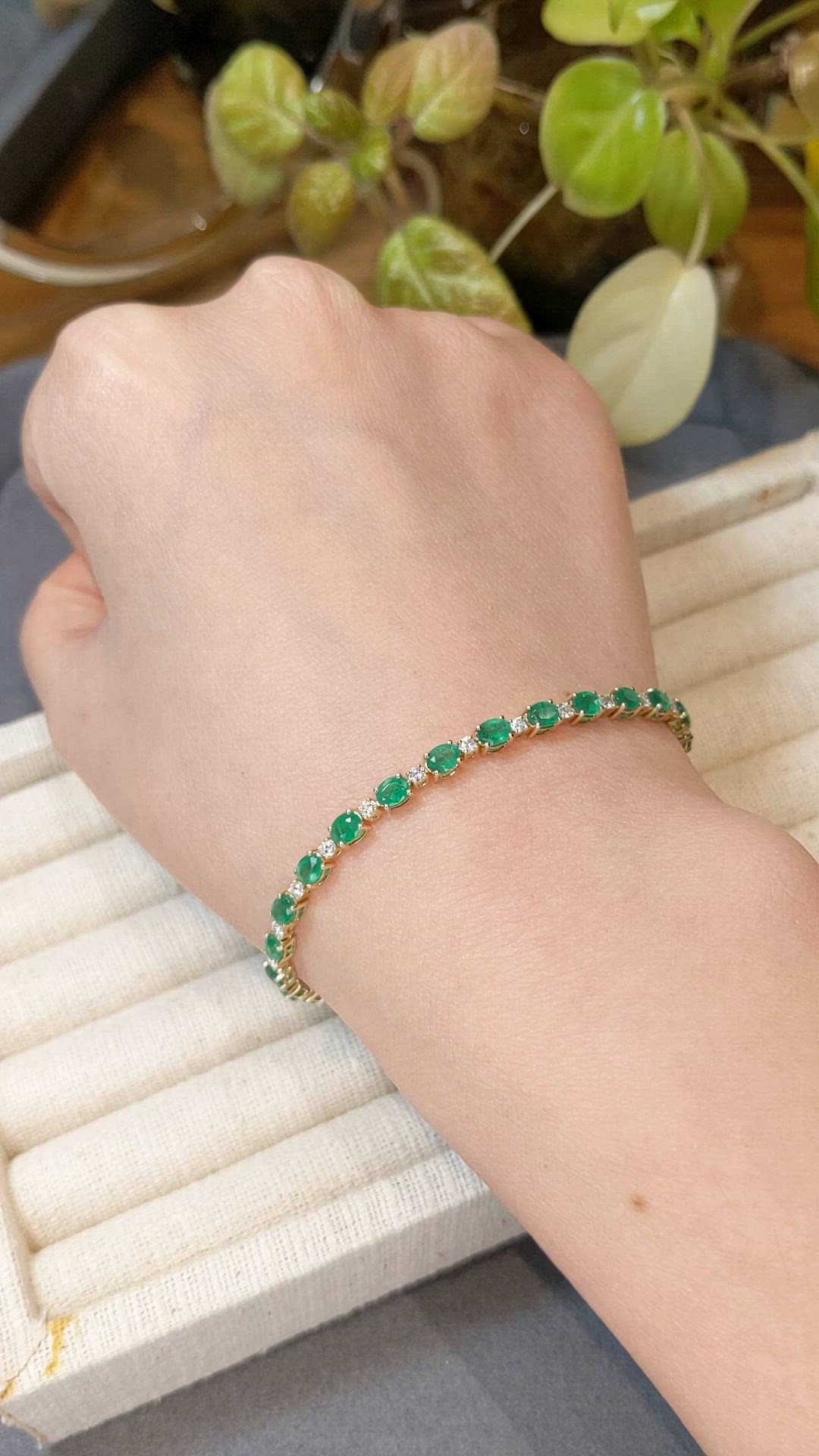 4.83&nbsp;Ct.Tw.Total Carat Weight Emerald and Natural Diamond Tennis/Line Bracelet, 14K Yellow Gold Size Video