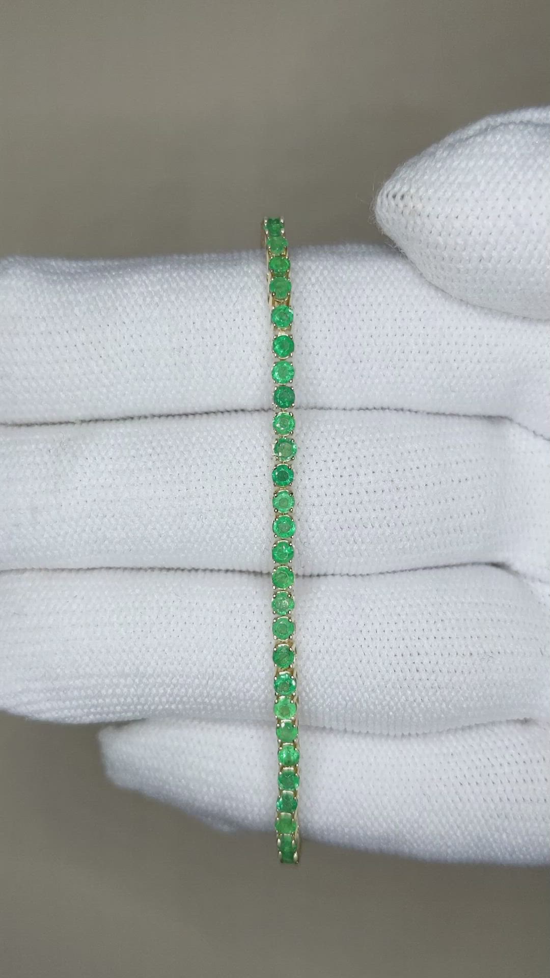 2.73 Ct.Tw.Total Carat Weight Emerald Tennis/Line Bracelet, 14K Yellow Gold Size Video